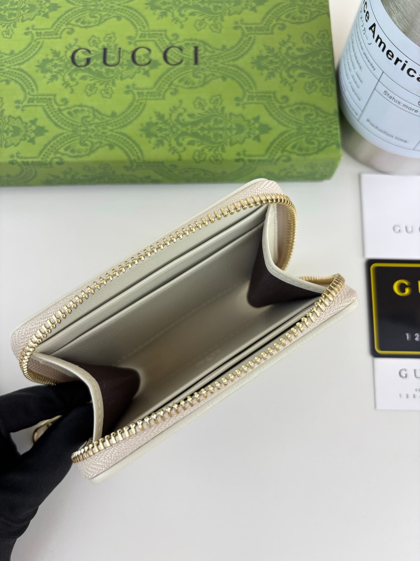 Gucci White Wallet 658549