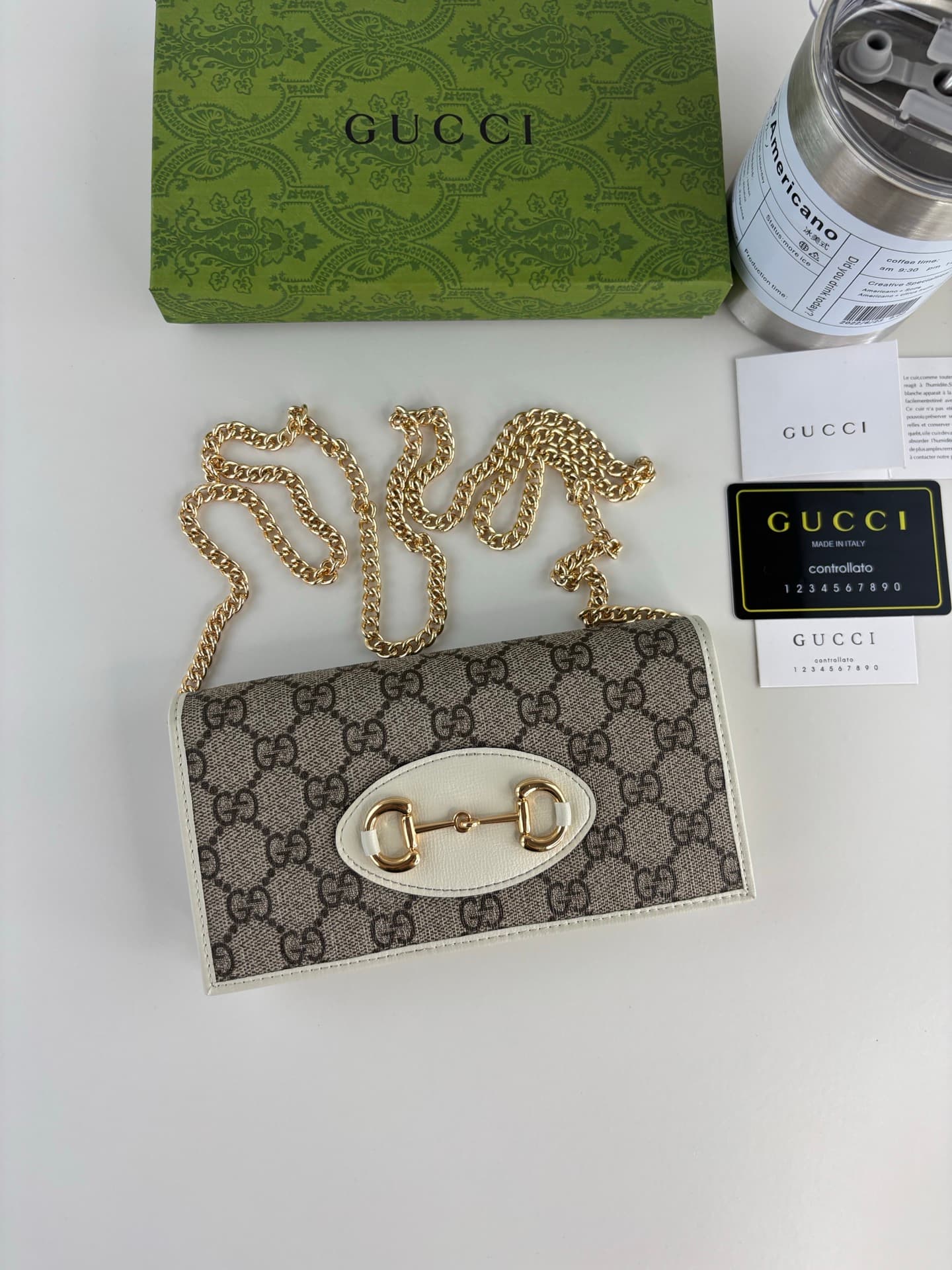 Gucci White Wallet 621892