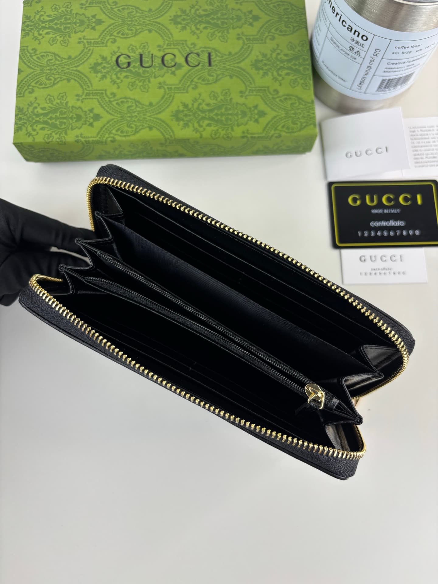 Gucci Black Wallet 621889