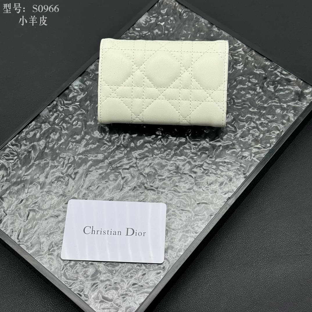 Dior White Wallet S0966