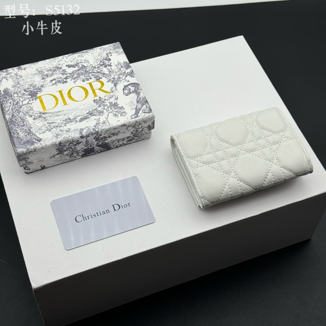 Dior White Wallet S5132UWHC
