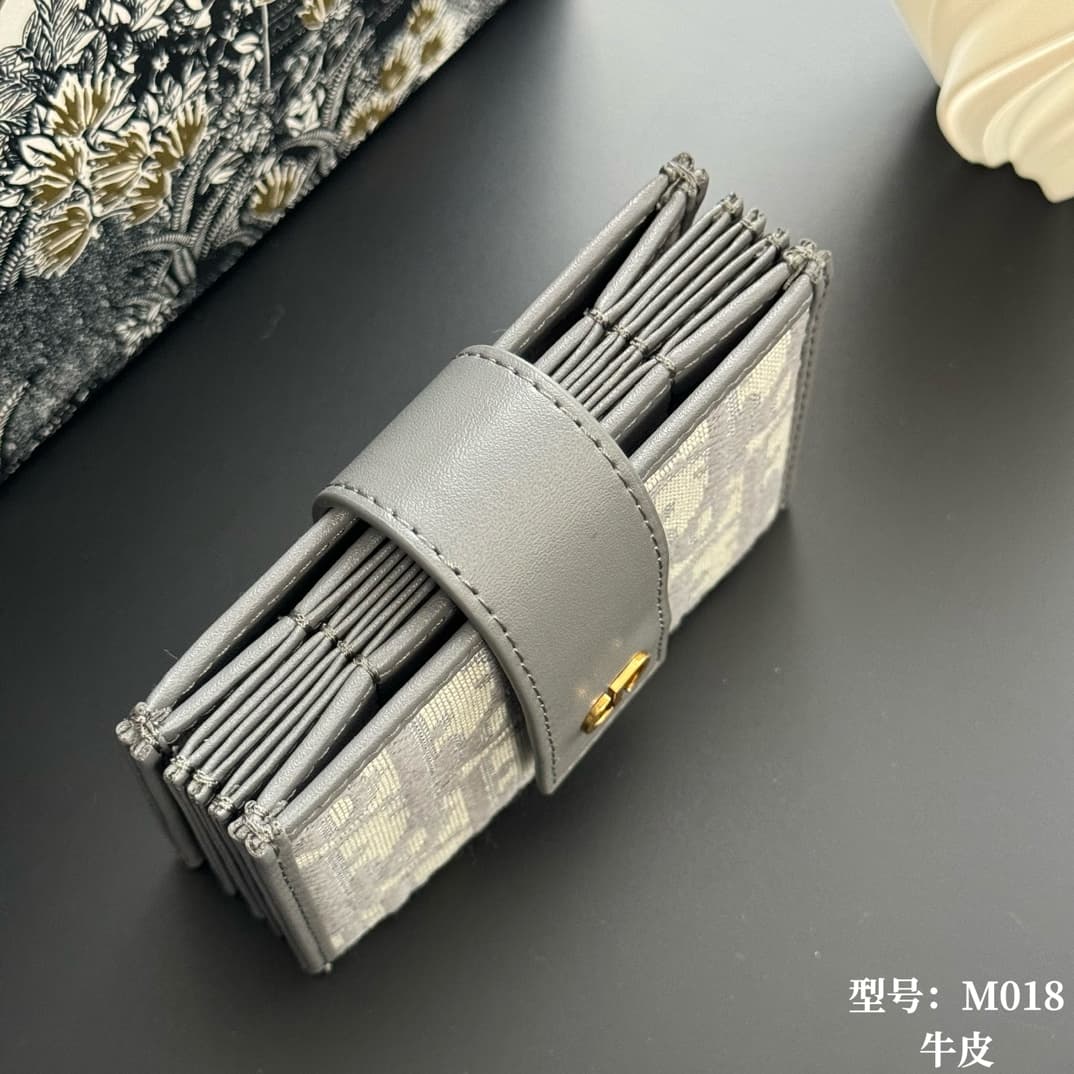 Dior Blue Product S2058