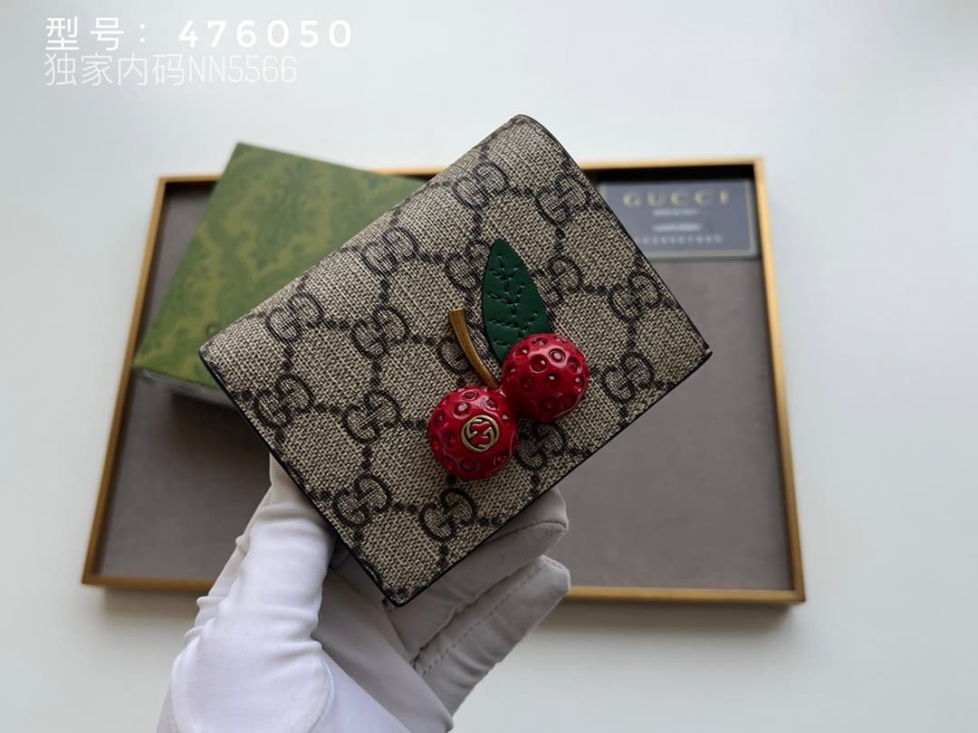 Gucci Product 476050