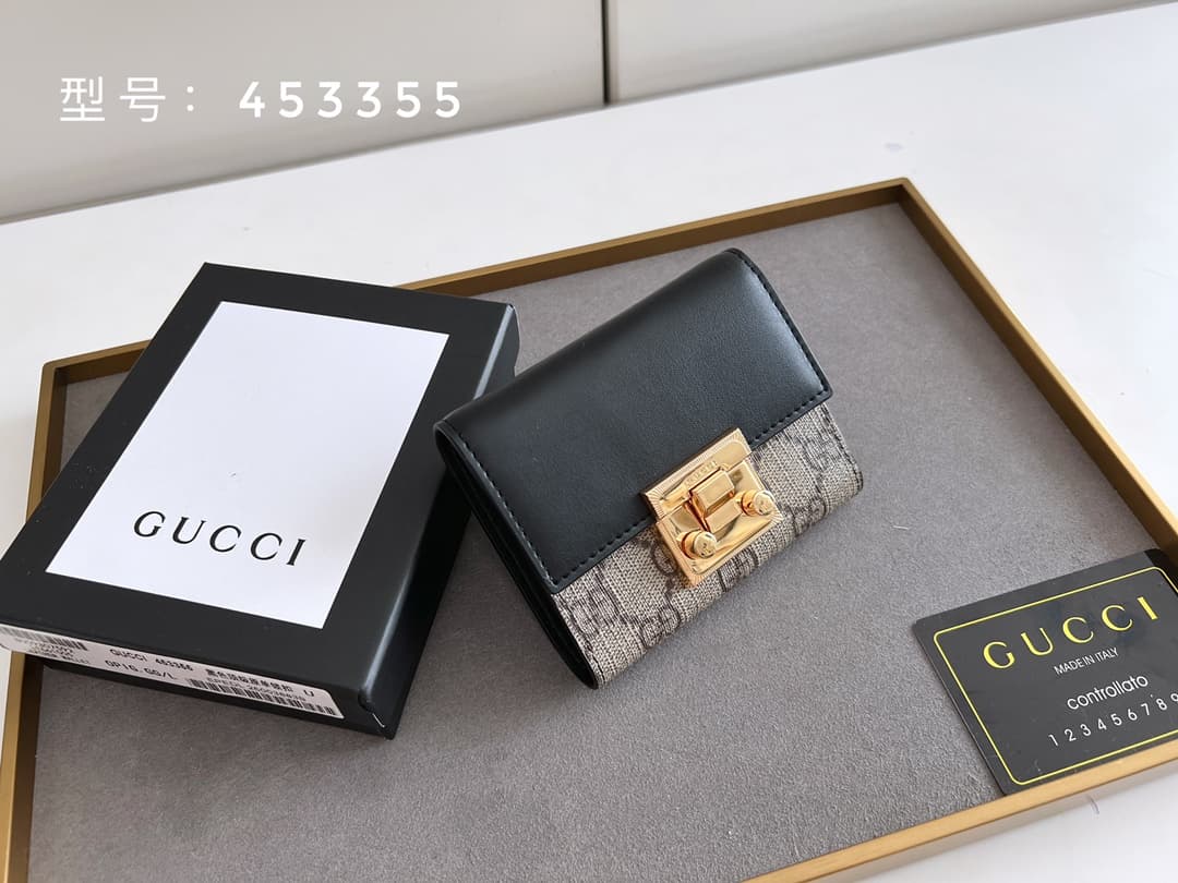Gucci Gold Accessory 453355