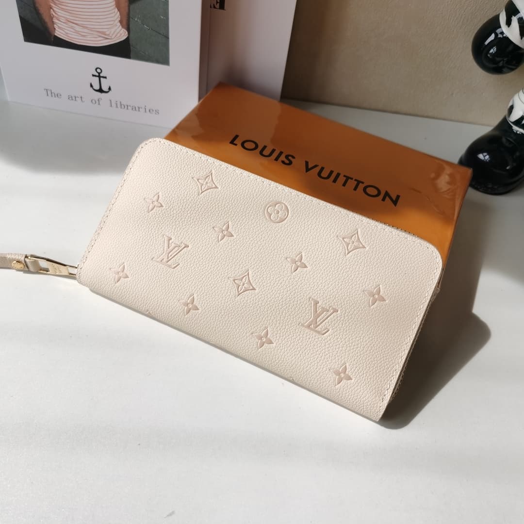 Louis Vuitton Gold Wallet M13644