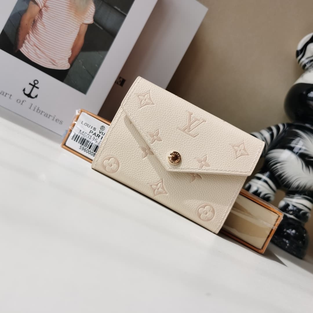 Louis Vuitton Gold Accessory M14967