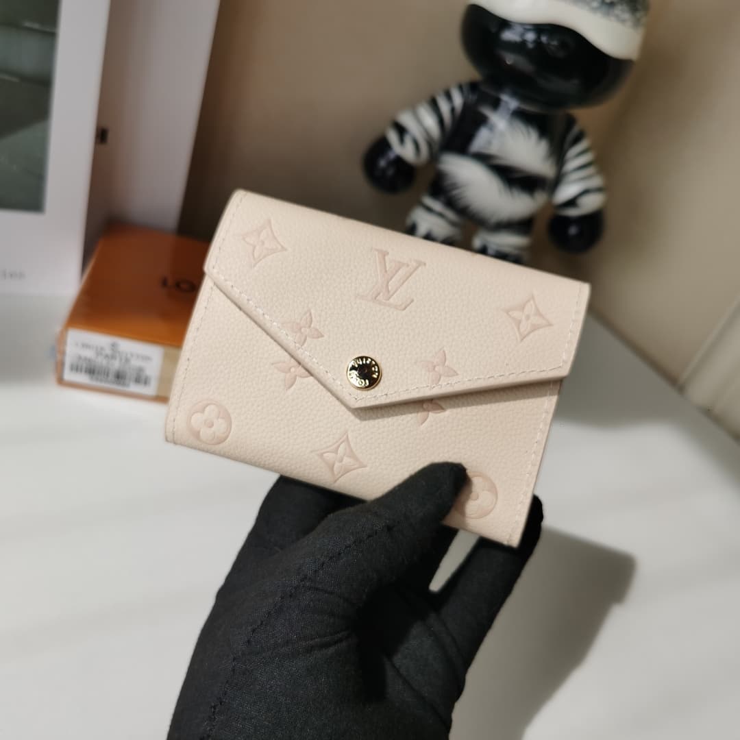 Louis Vuitton Product M14967