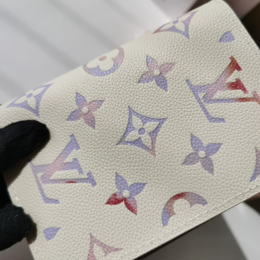 Louis Vuitton Product M25917