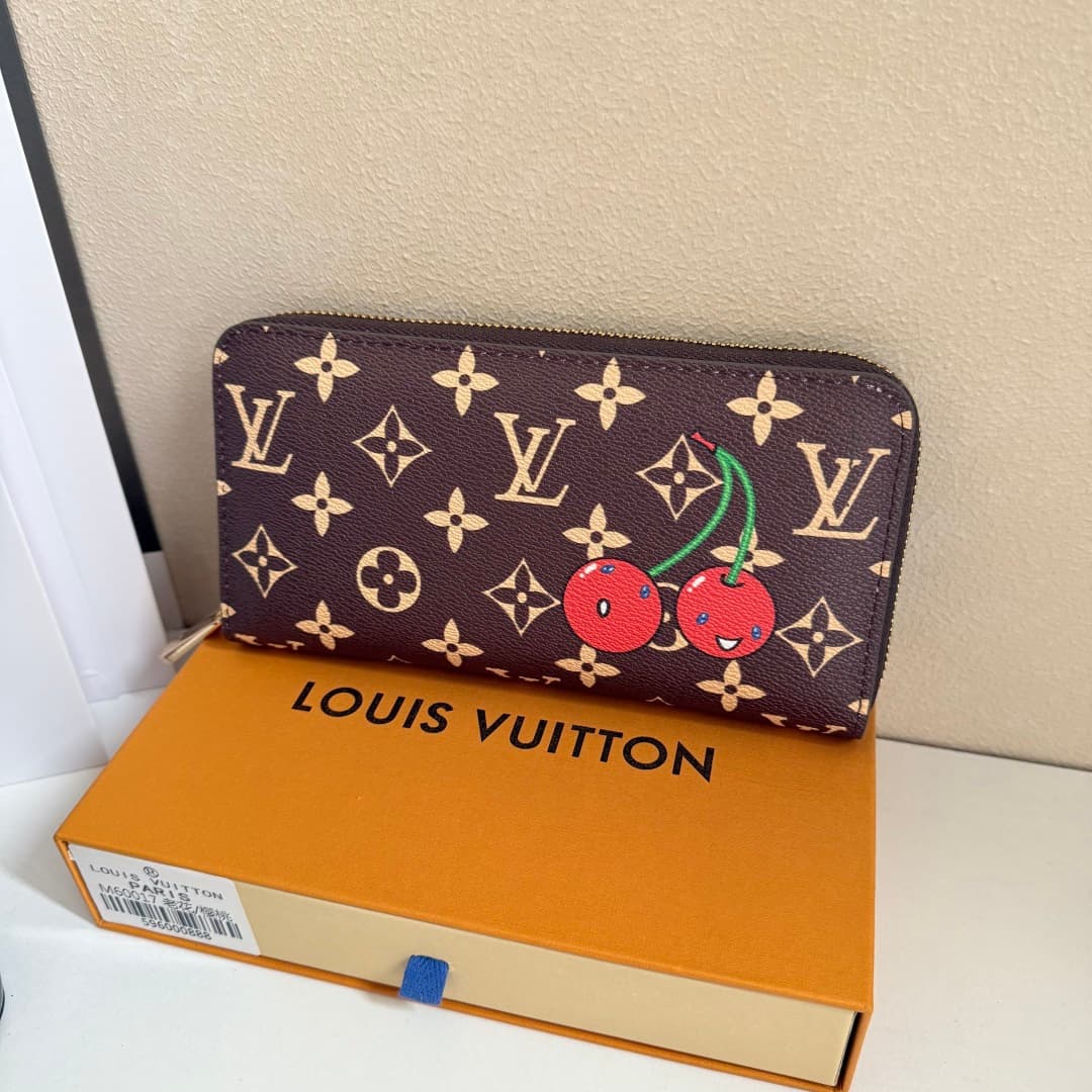 Louis Vuitton Wallet M60017