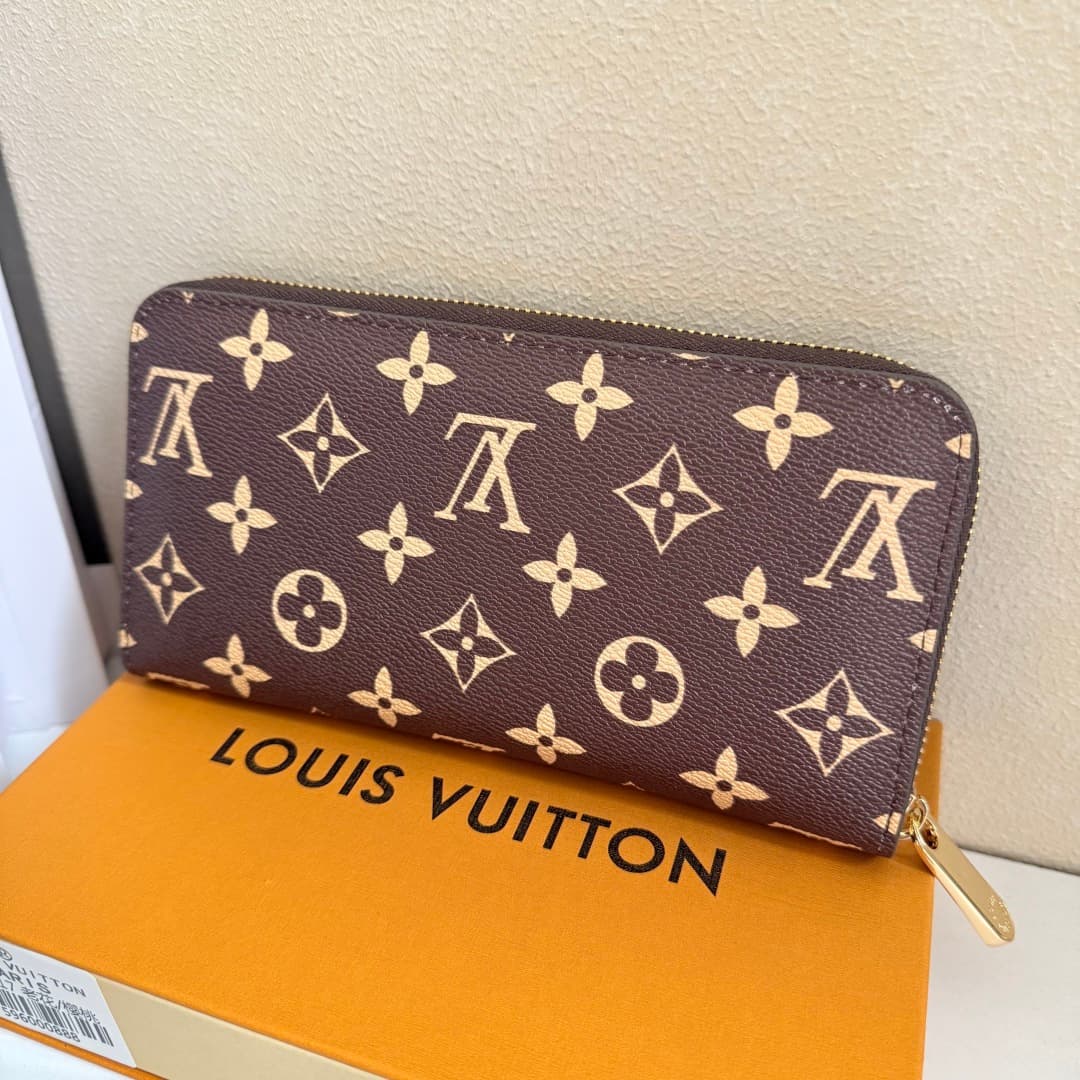 Louis Vuitton Wallet M60017