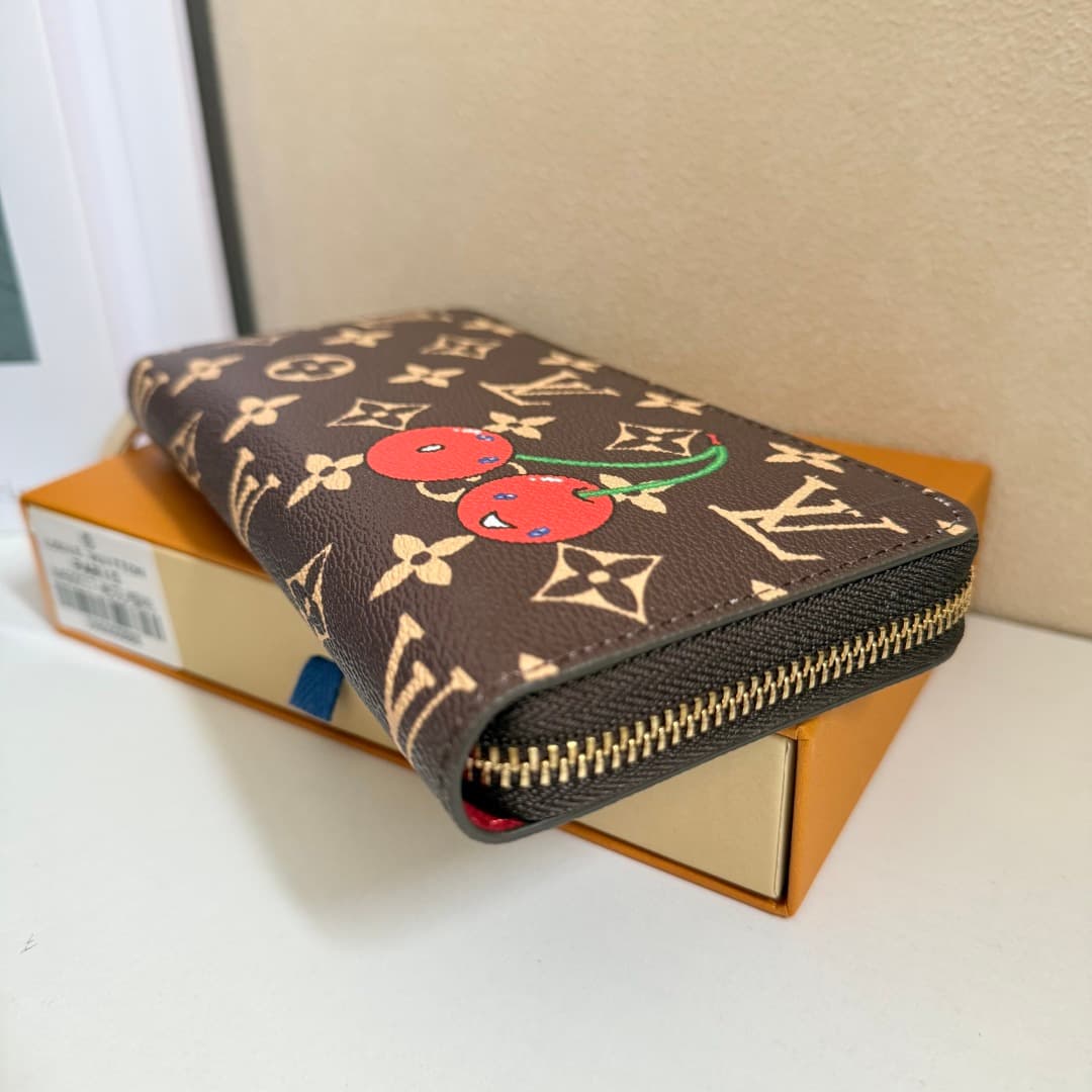 Louis Vuitton Wallet M60017
