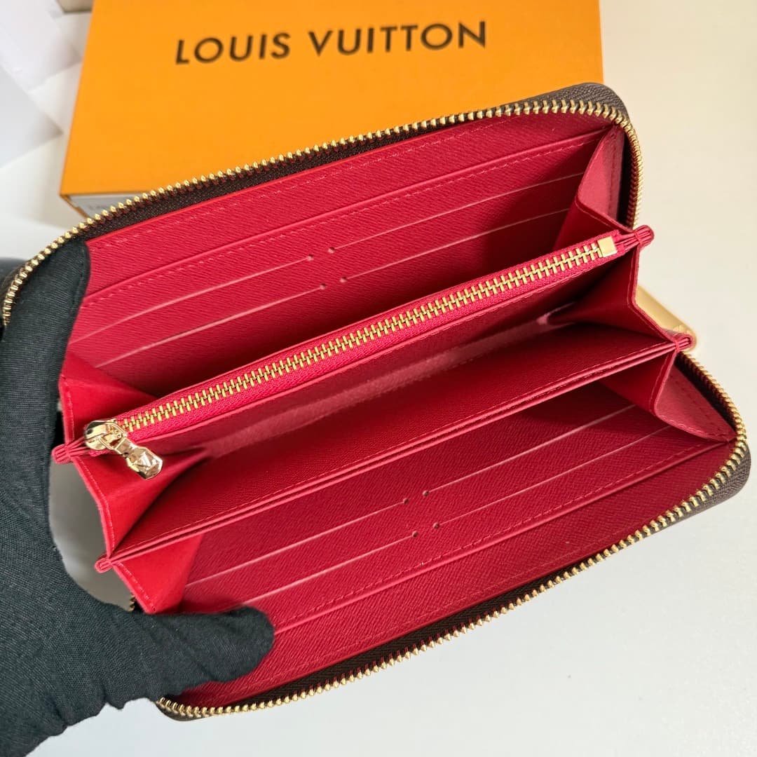 Louis Vuitton Wallet M60017