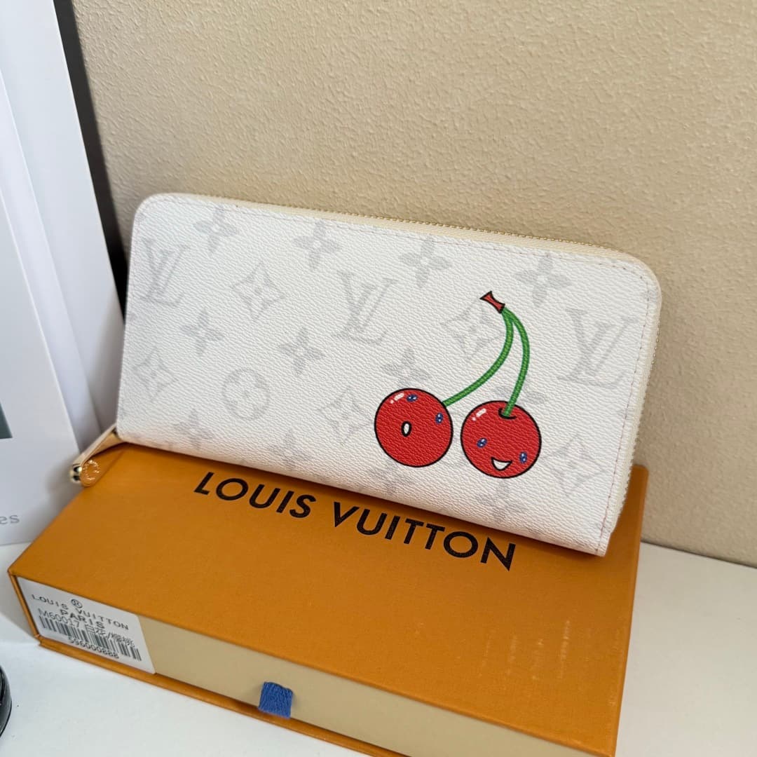 Louis Vuitton Wallet M60017