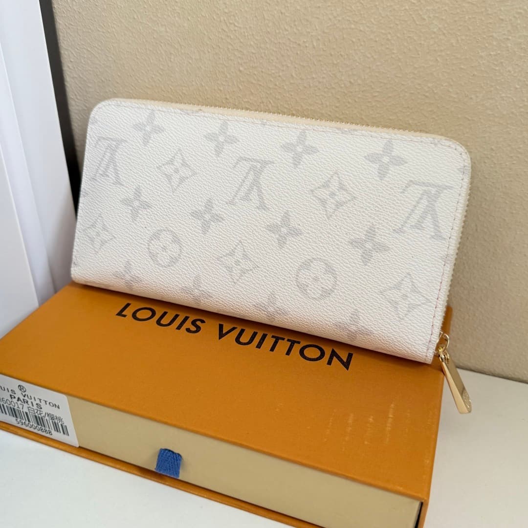 Louis Vuitton Wallet M60017