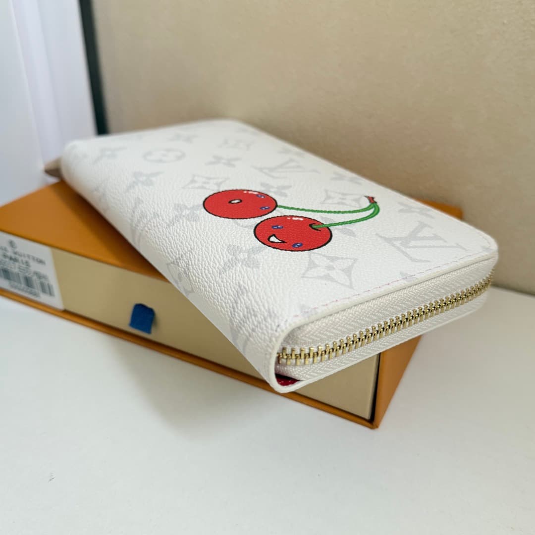 Louis Vuitton Wallet M60017