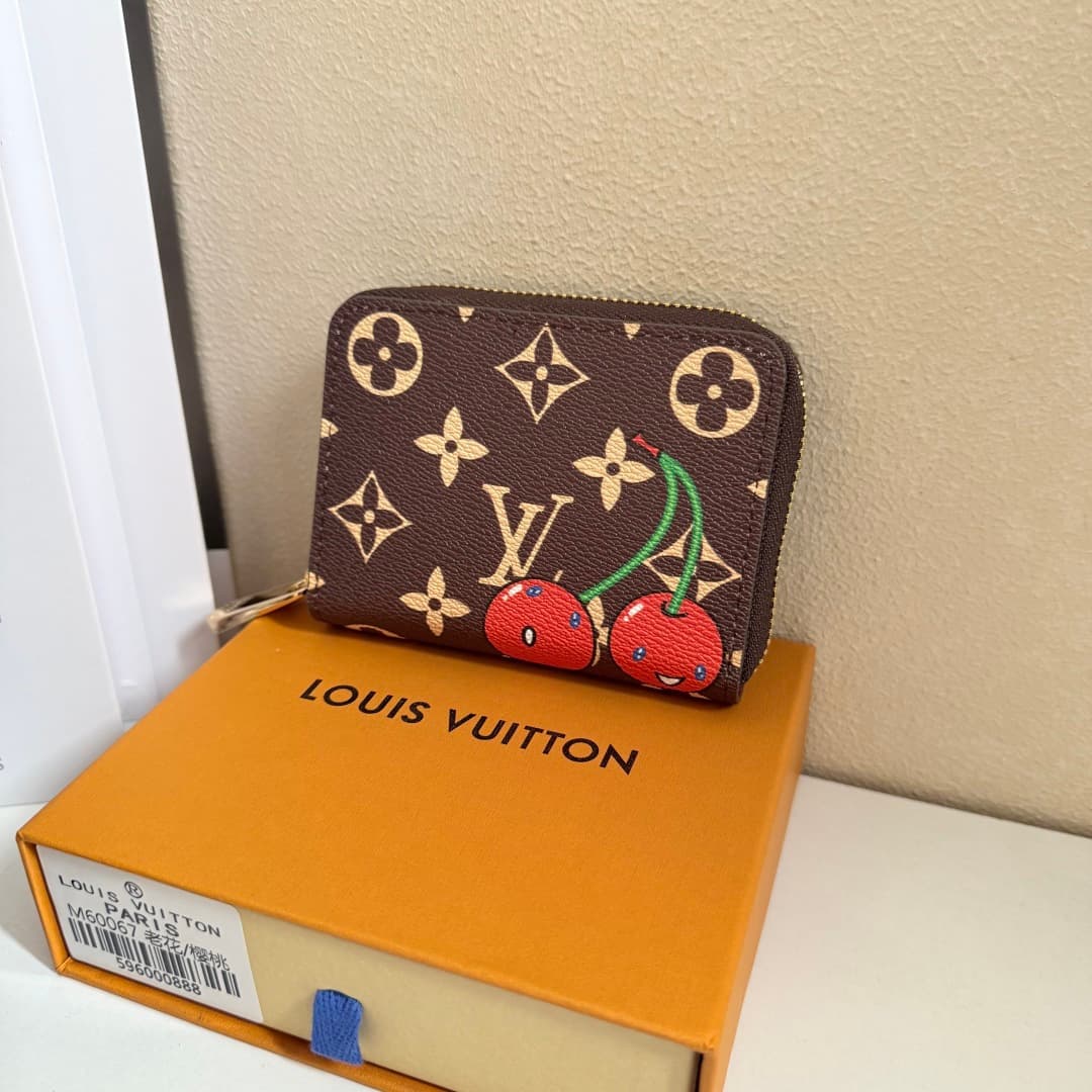 Louis Vuitton White Wallet M60067