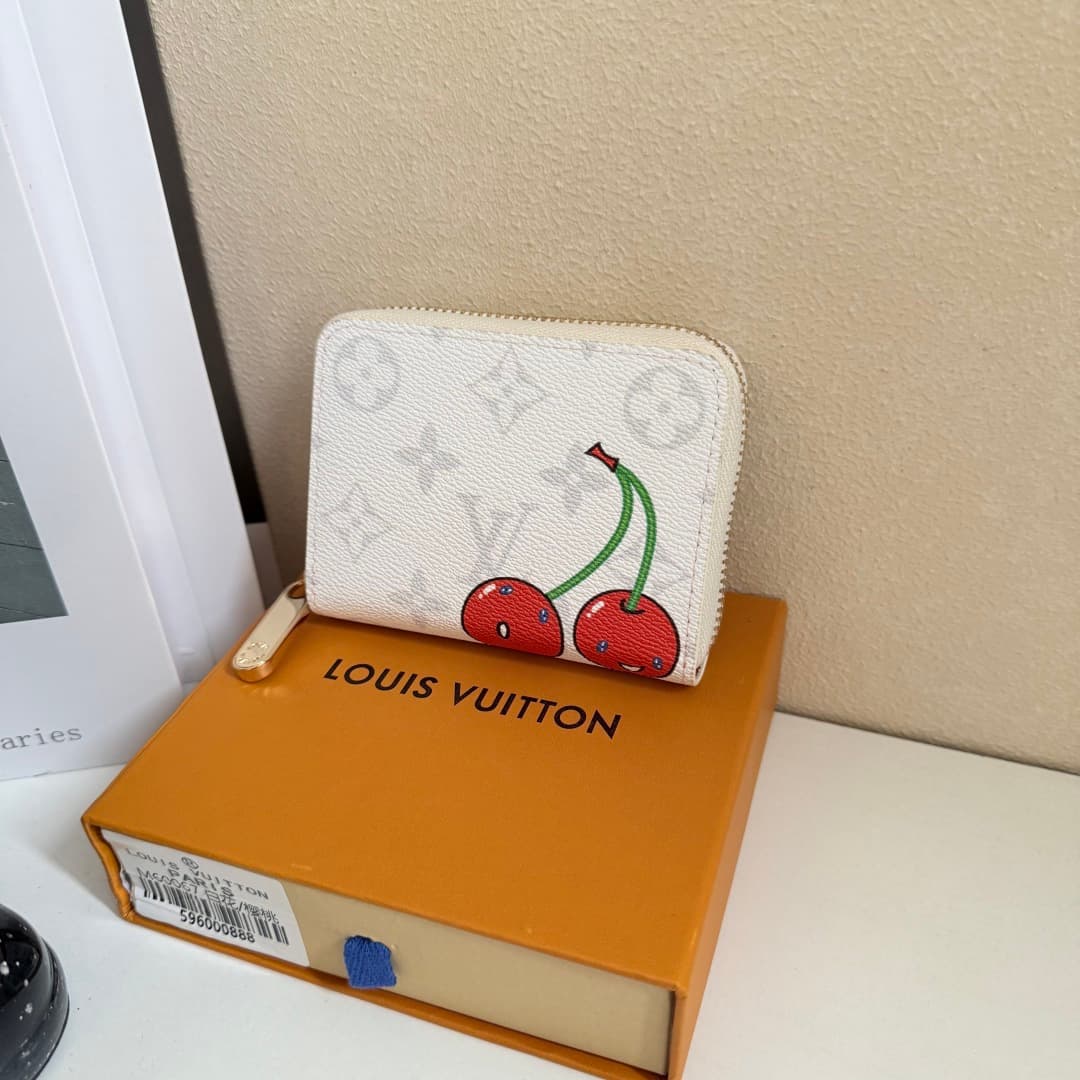 Louis Vuitton White Wallet M60067
