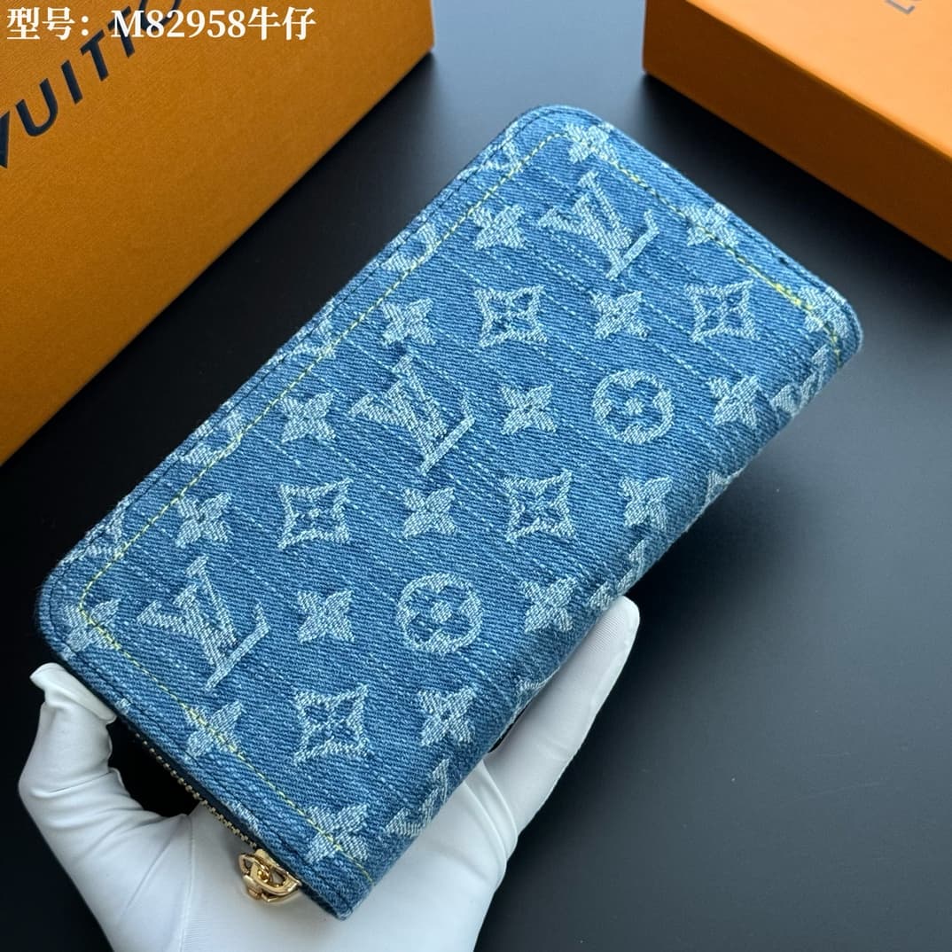 Louis Vuitton Blue Wallet M82958