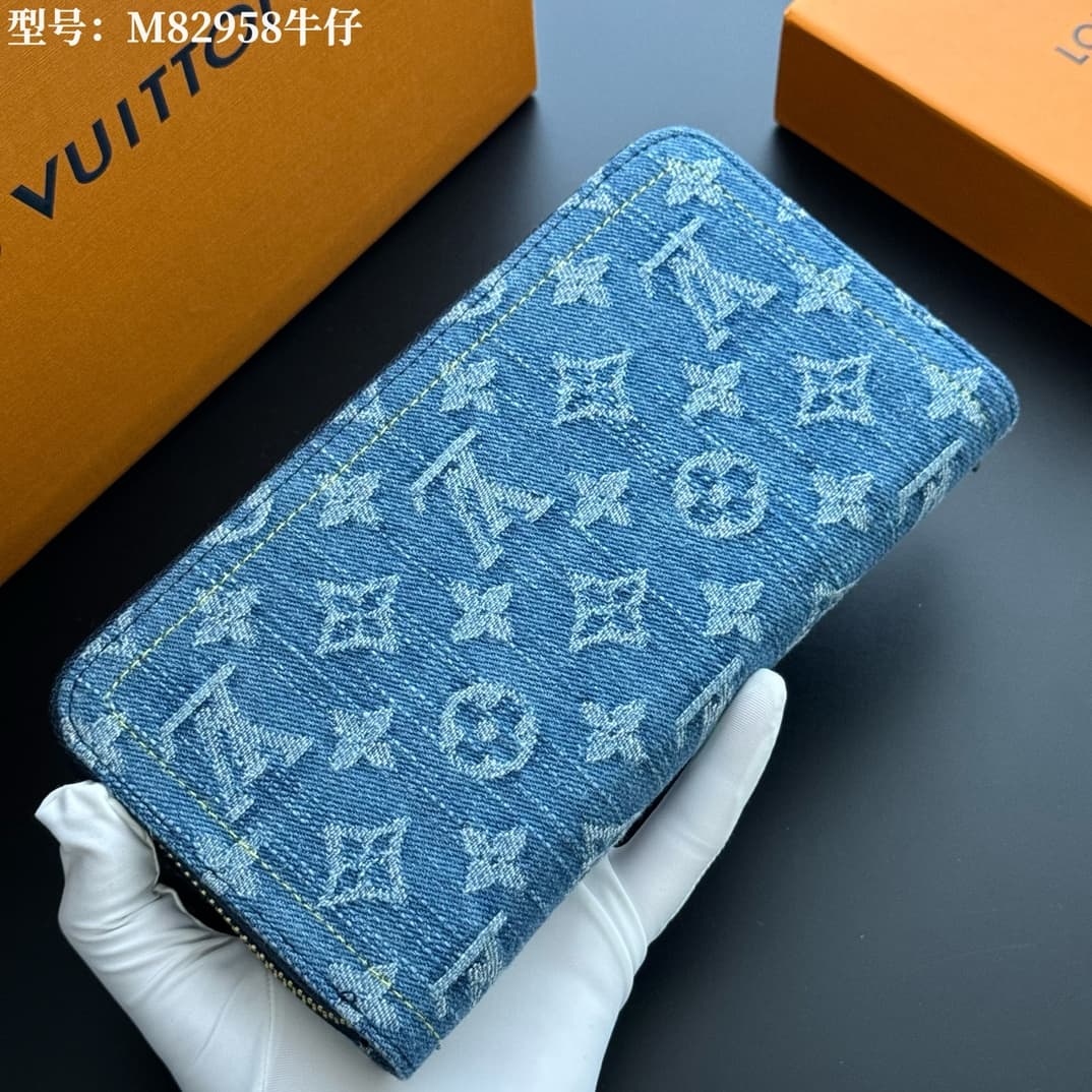 Louis Vuitton Blue Wallet M82958
