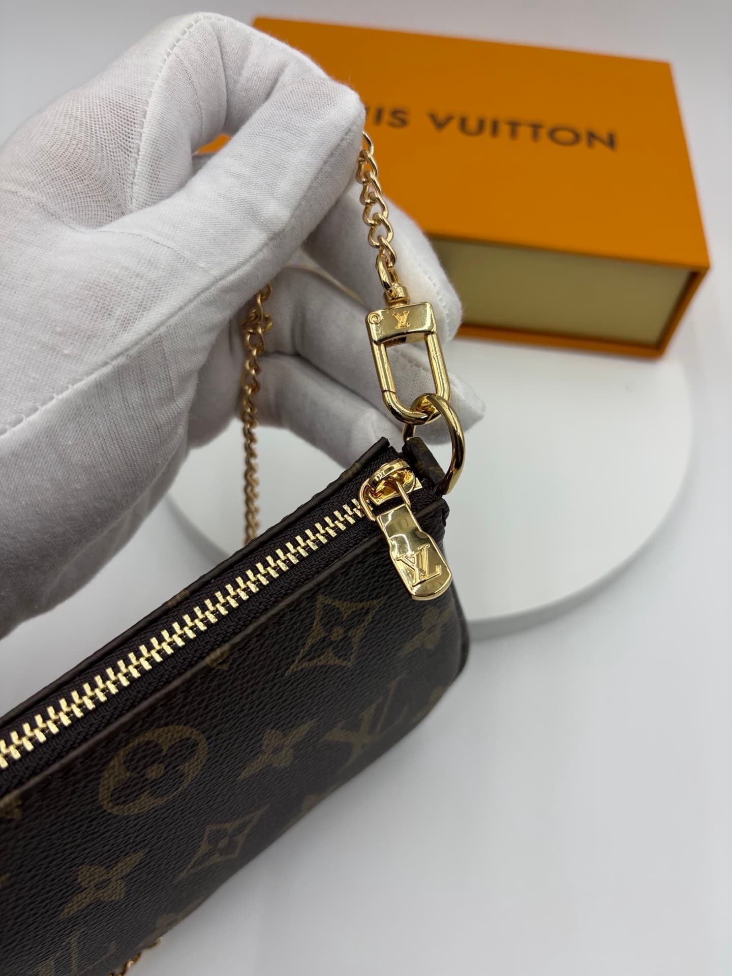Louis Vuitton Mini Pouch M80501