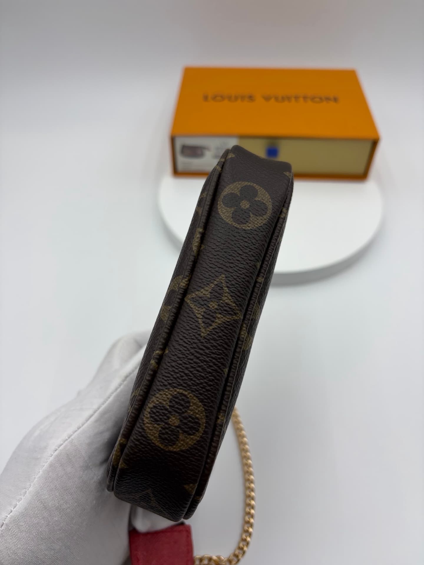 Louis Vuitton Mini Pouch M80501