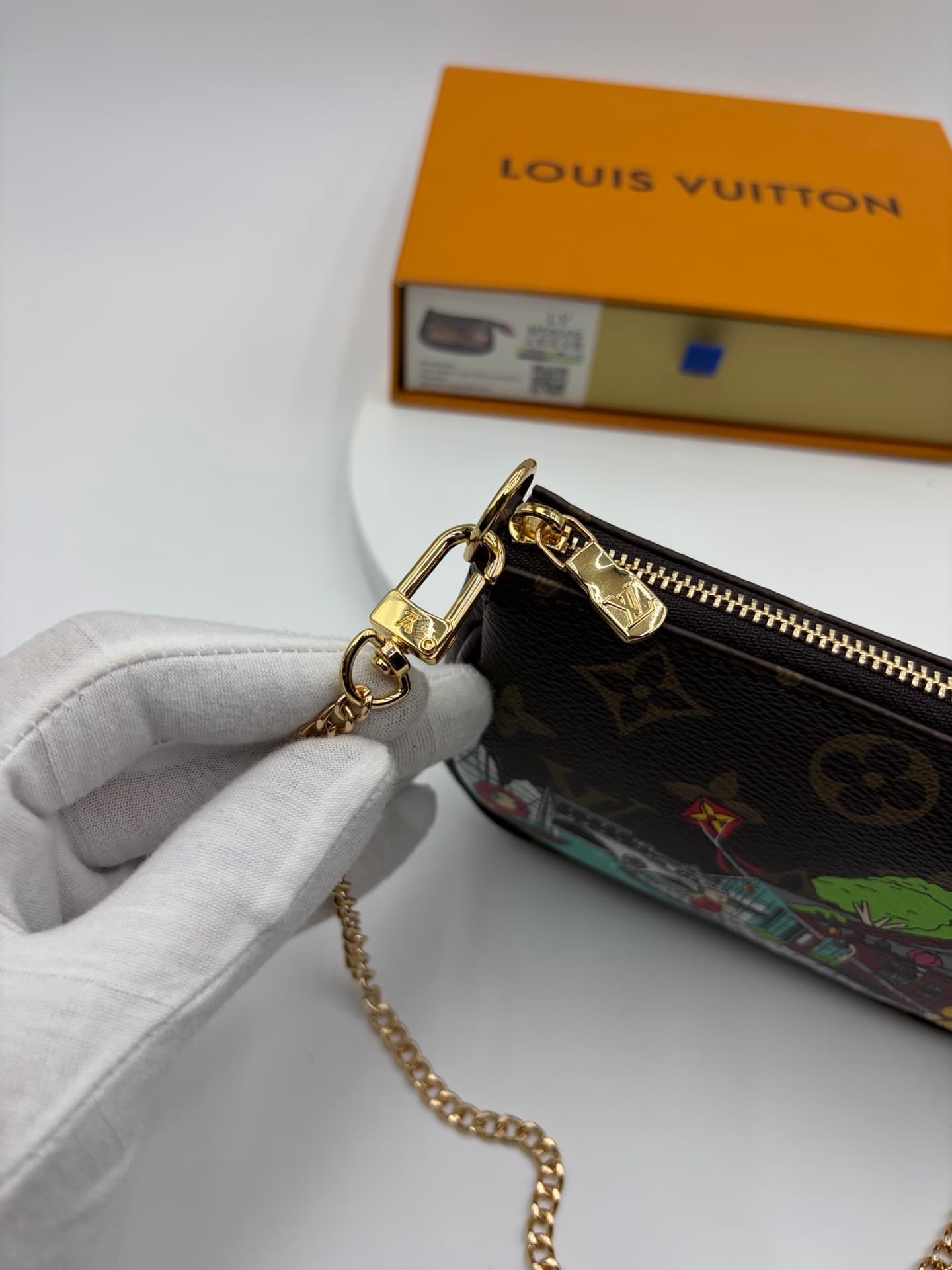 Louis Vuitton Mini Pouch M80501