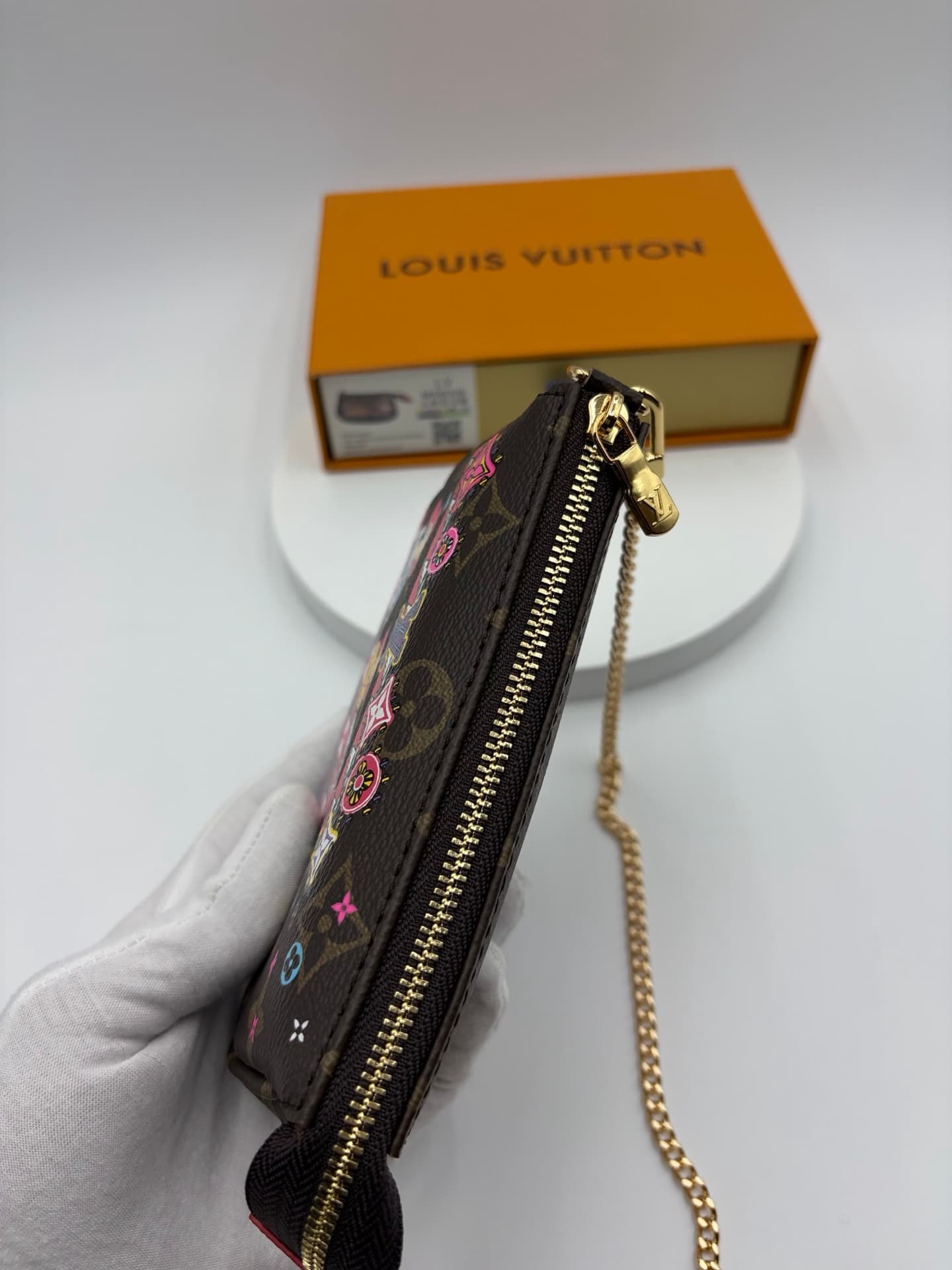 Louis Vuitton Mini Pouch M80501