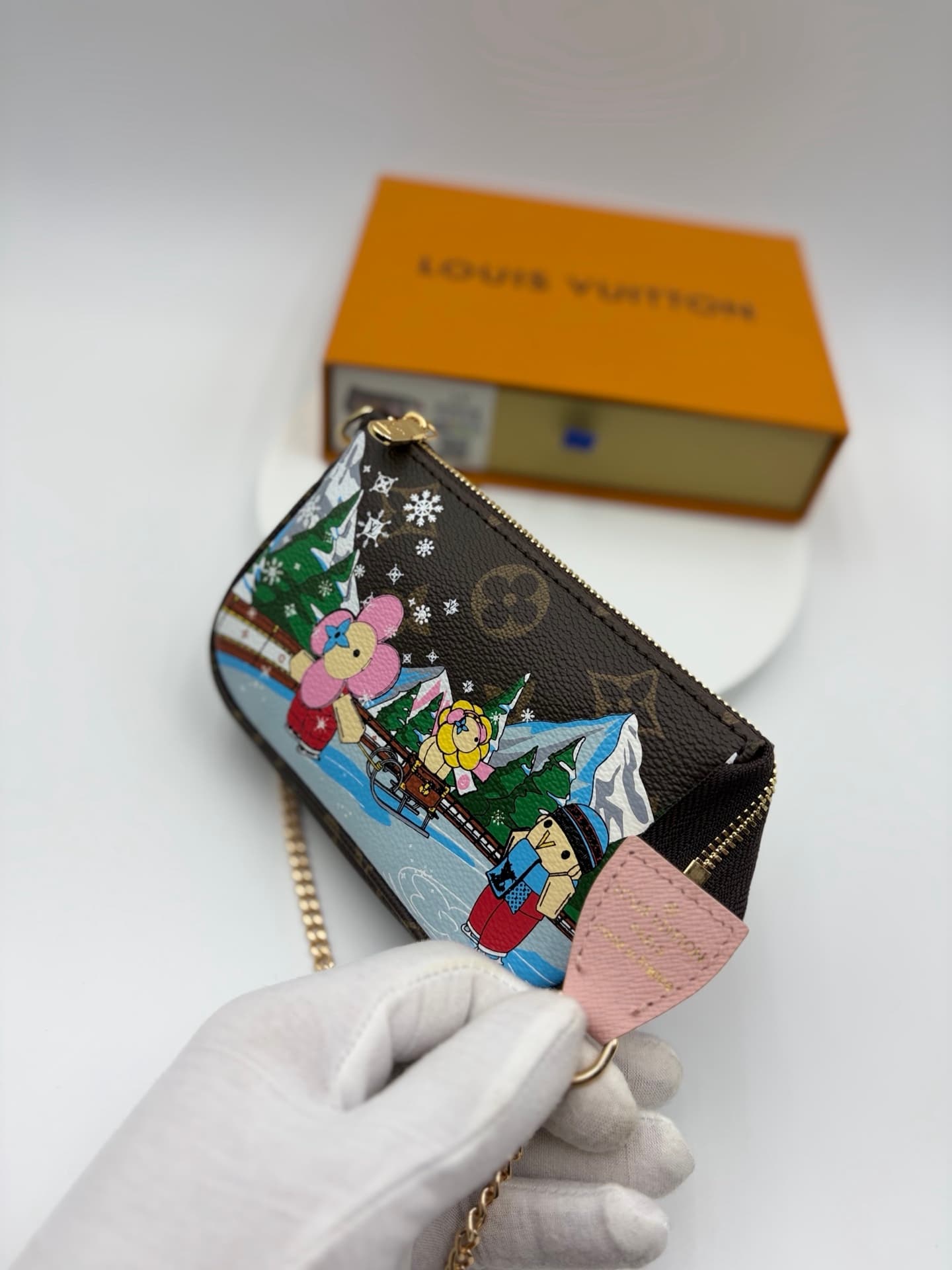 Louis Vuitton Mini Pouch M80501