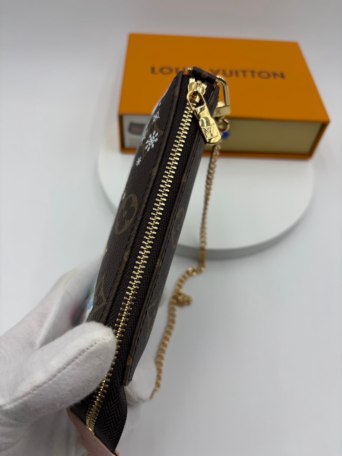 Louis Vuitton Mini Pouch M80501
