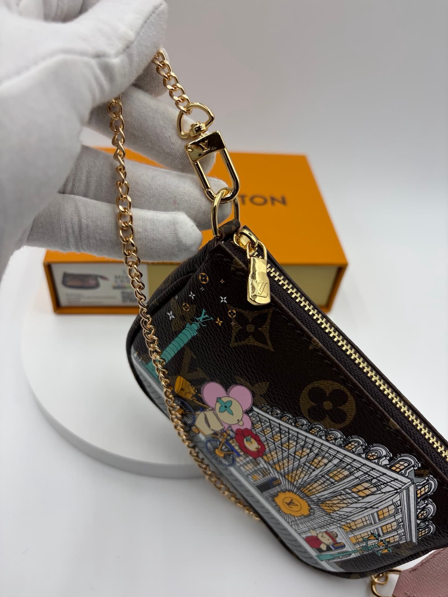 Louis Vuitton Mini Pouch M80501