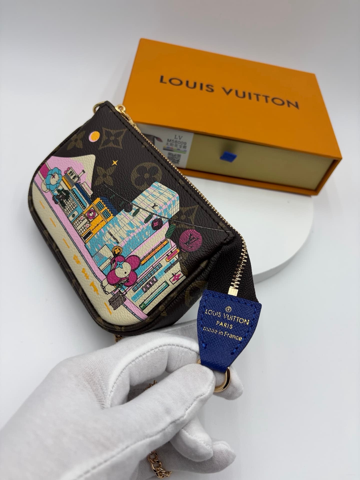 Louis Vuitton Mini Pouch M80501