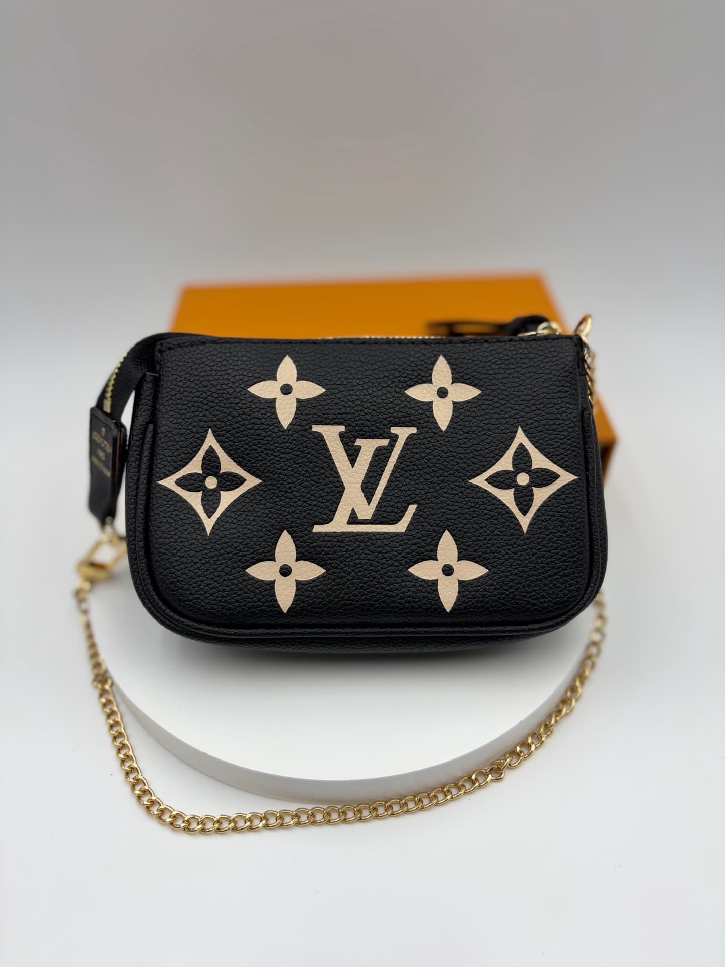 Louis Vuitton Mini Pouch M80501
