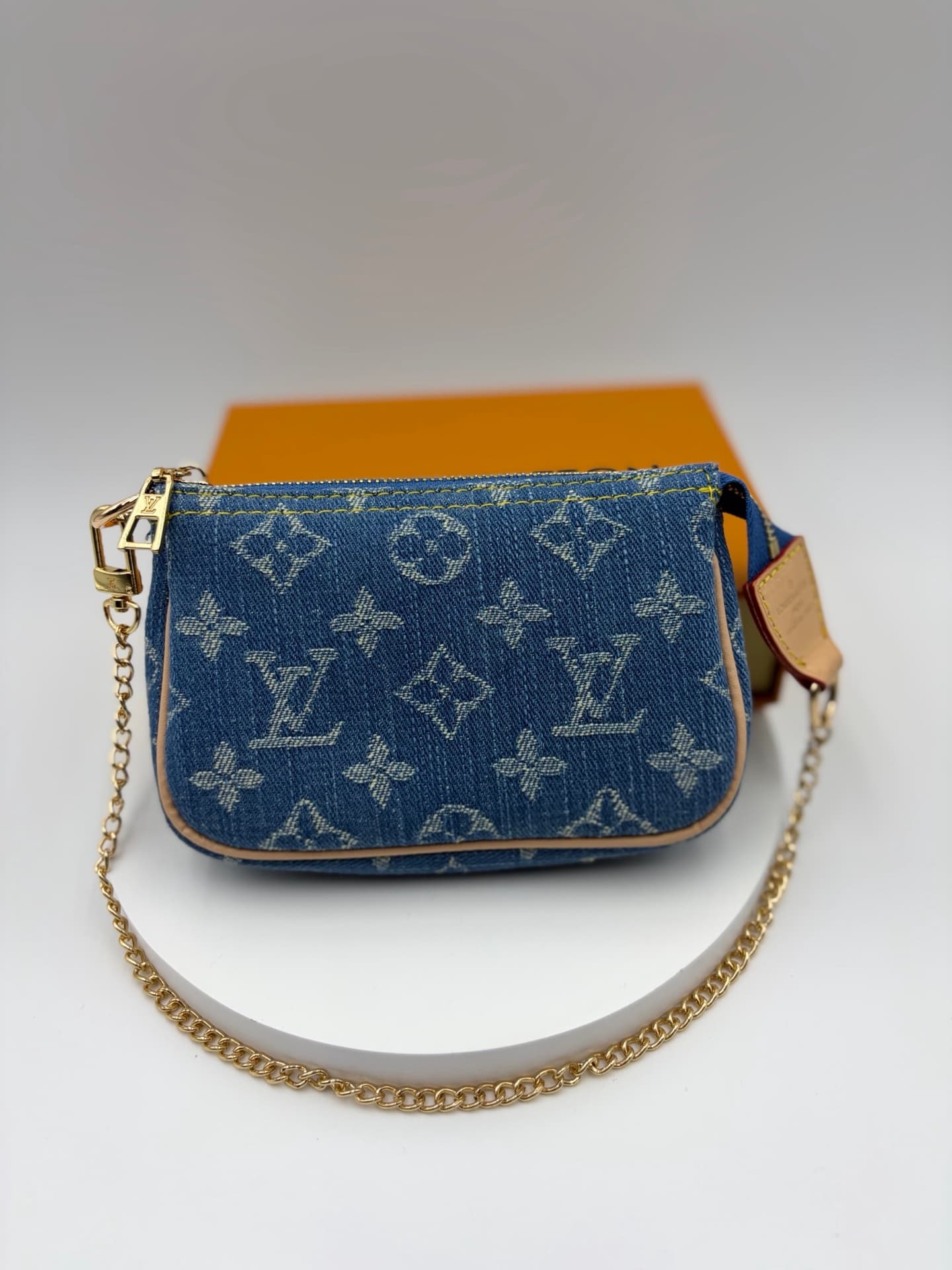 Louis Vuitton Mini Pouch M80501