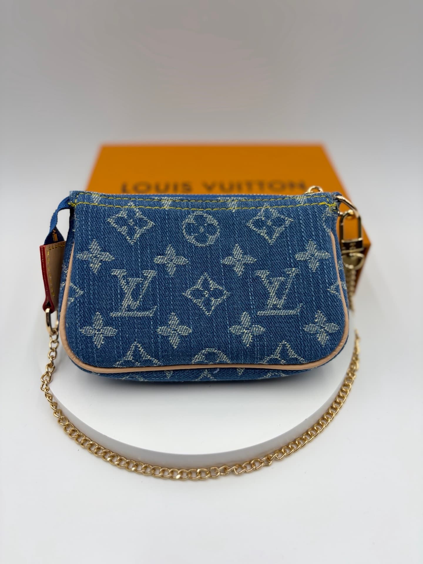 Louis Vuitton Mini Pouch M80501