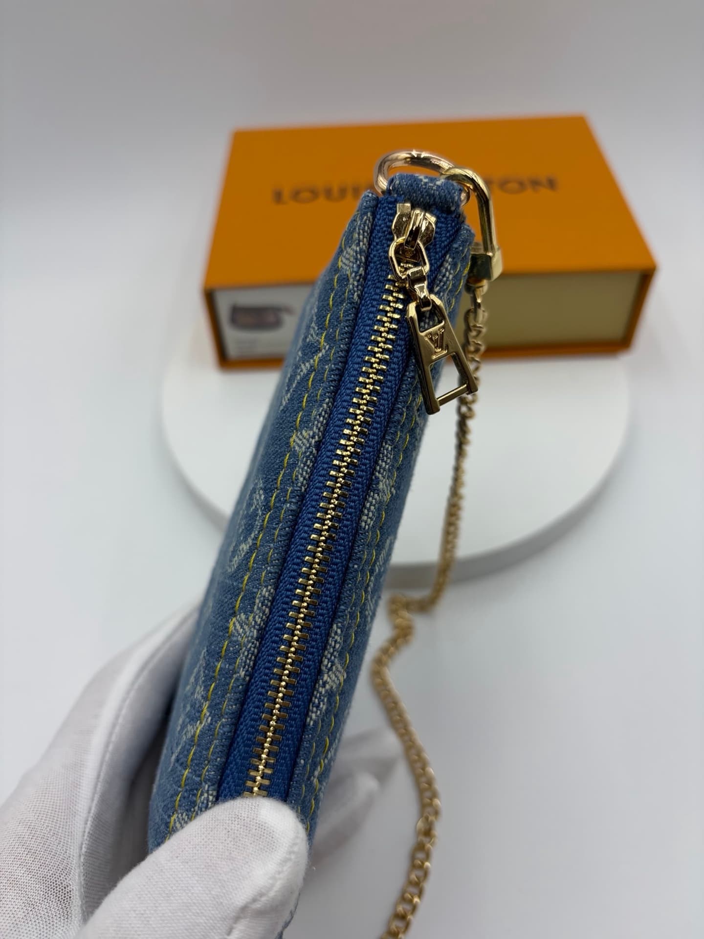 Louis Vuitton Mini Pouch M80501