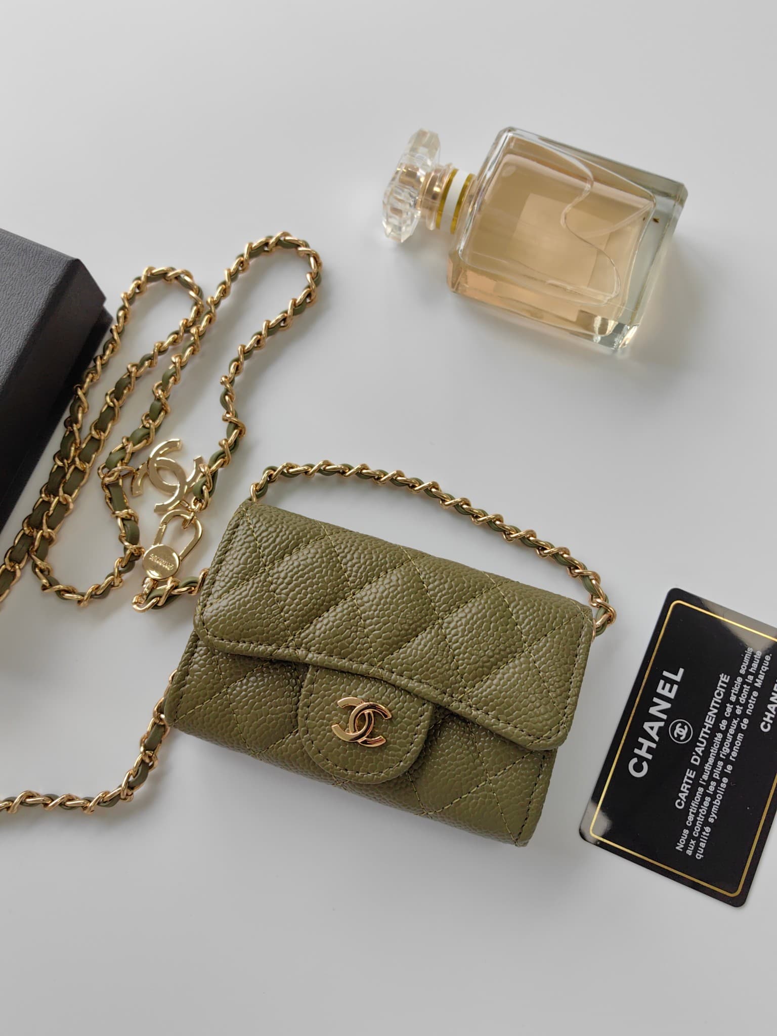 Chanel Wallet A8937