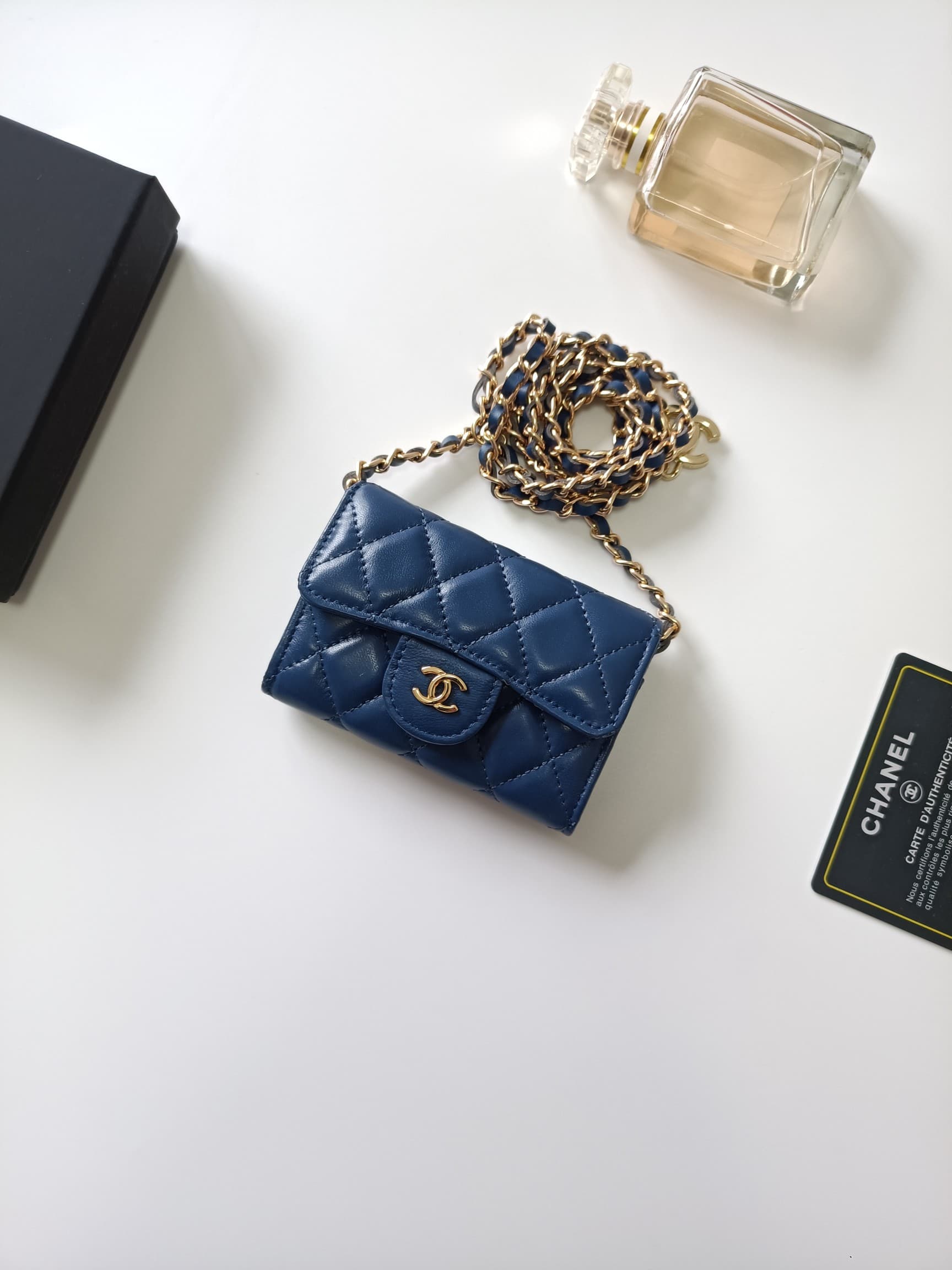 Chanel Wallet A8937