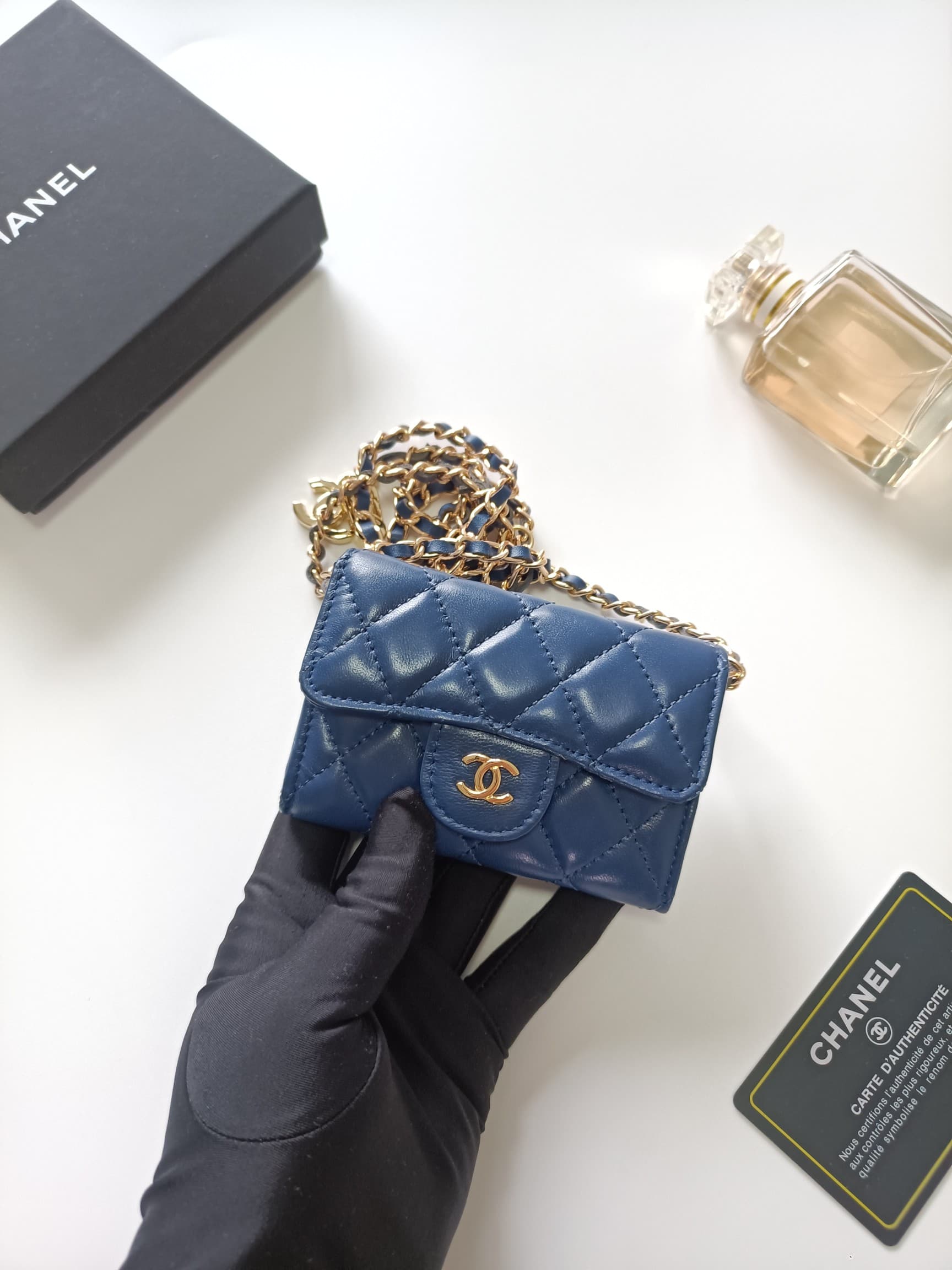 Chanel Wallet A8937