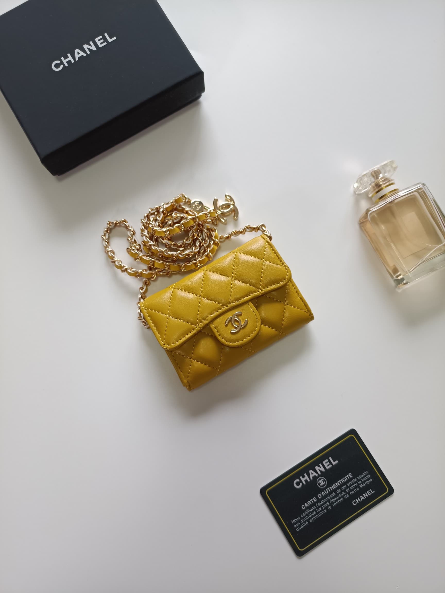 Chanel Wallet A8937