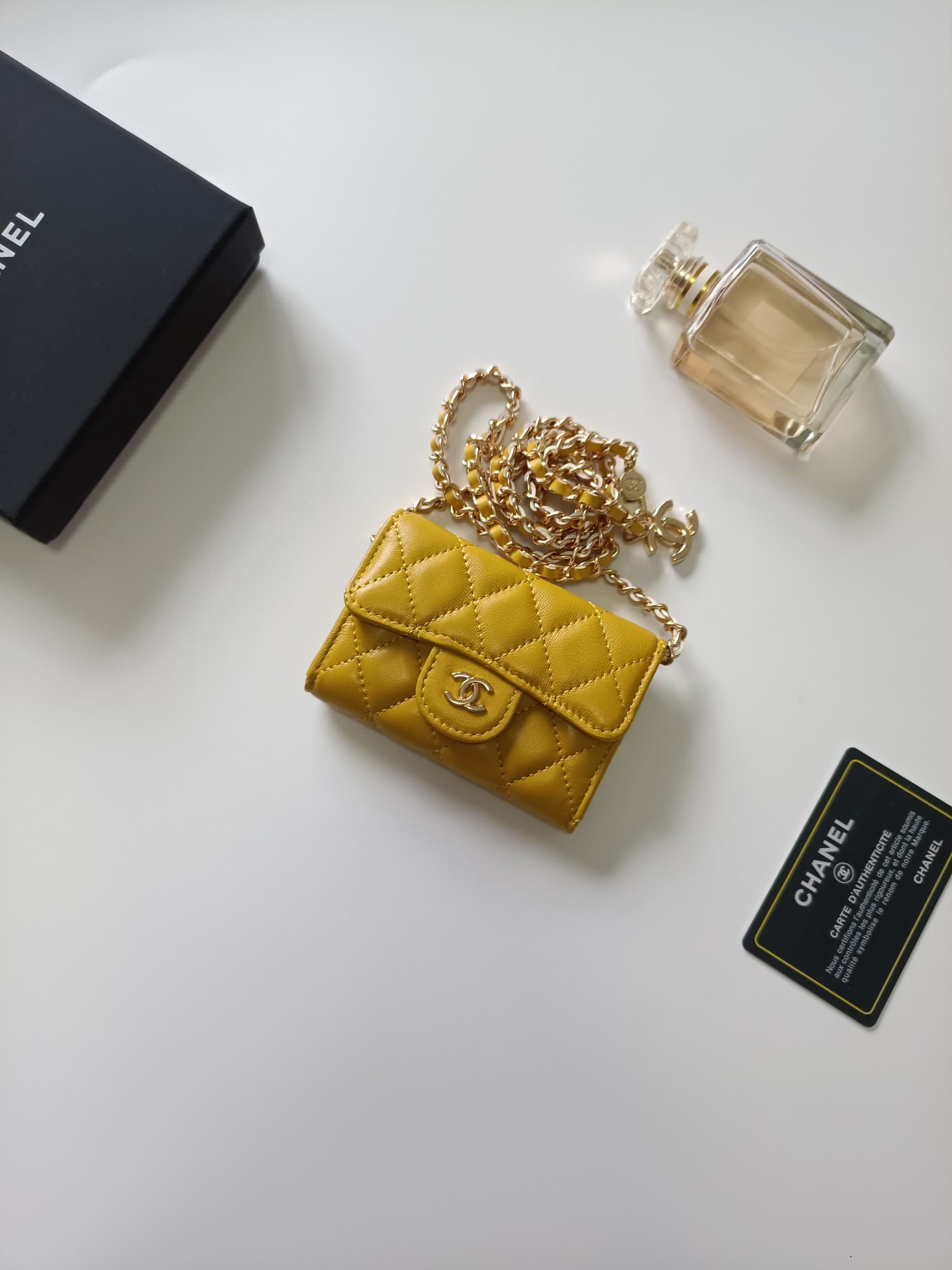 Chanel Wallet A8937