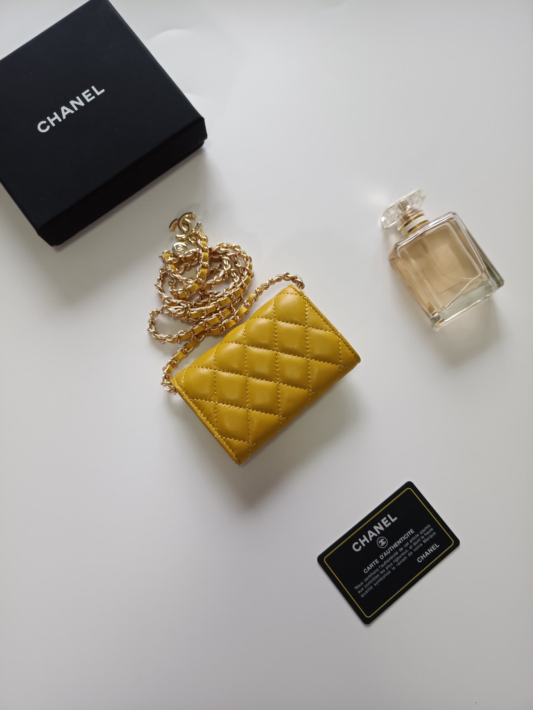Chanel Wallet A8937
