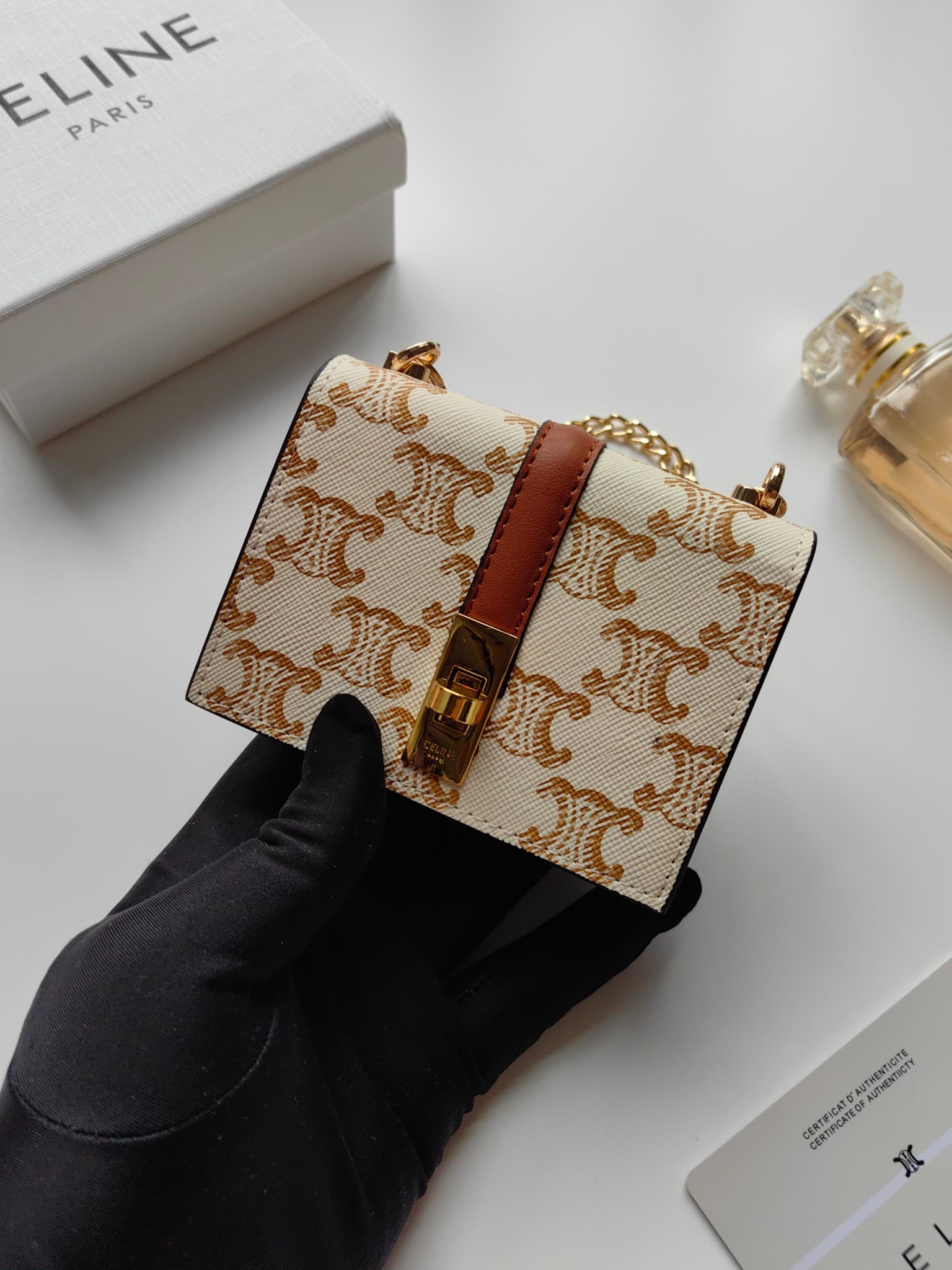 Celine Cream Wallet M472