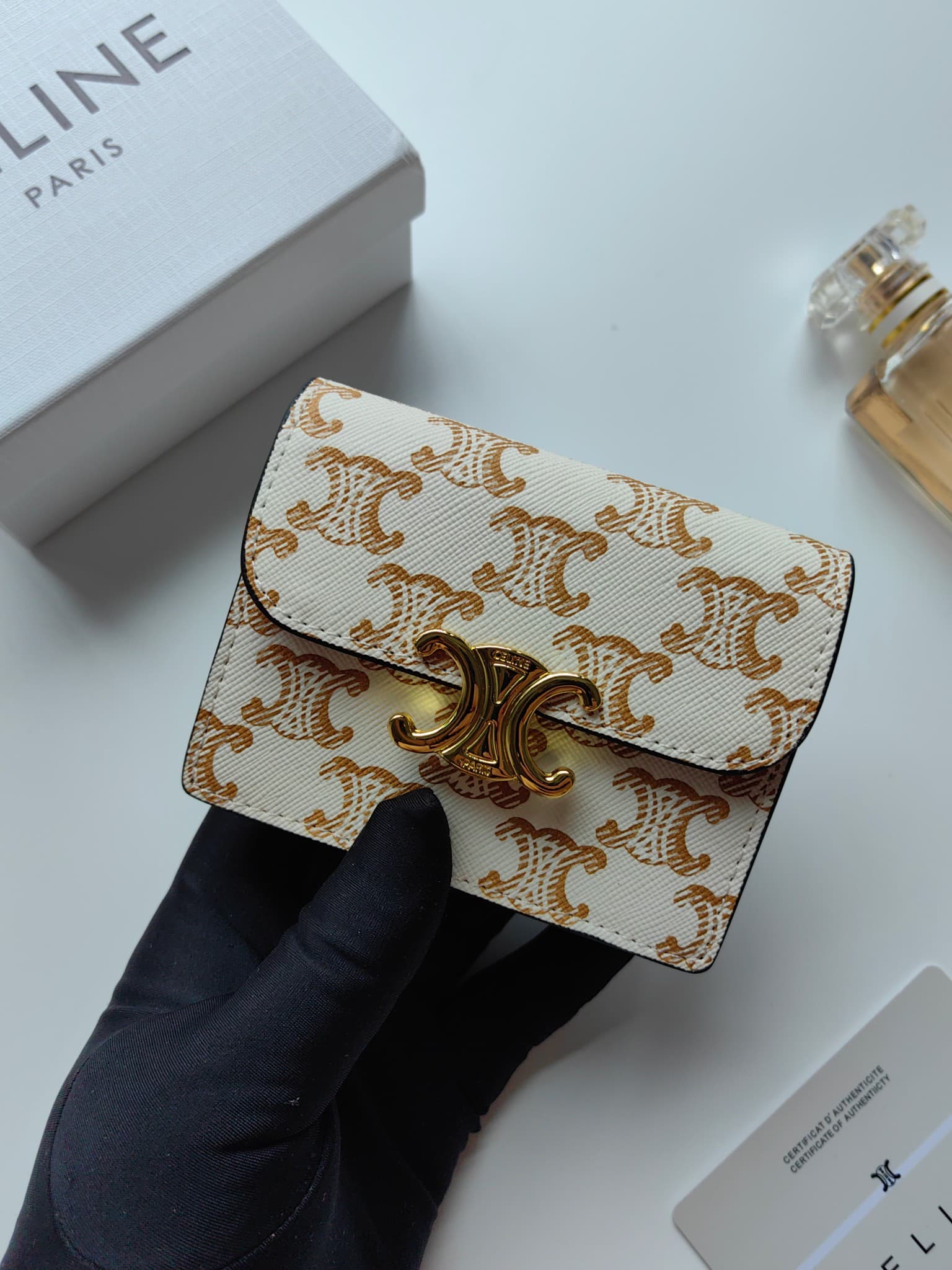 Celine Cream Wallet N063