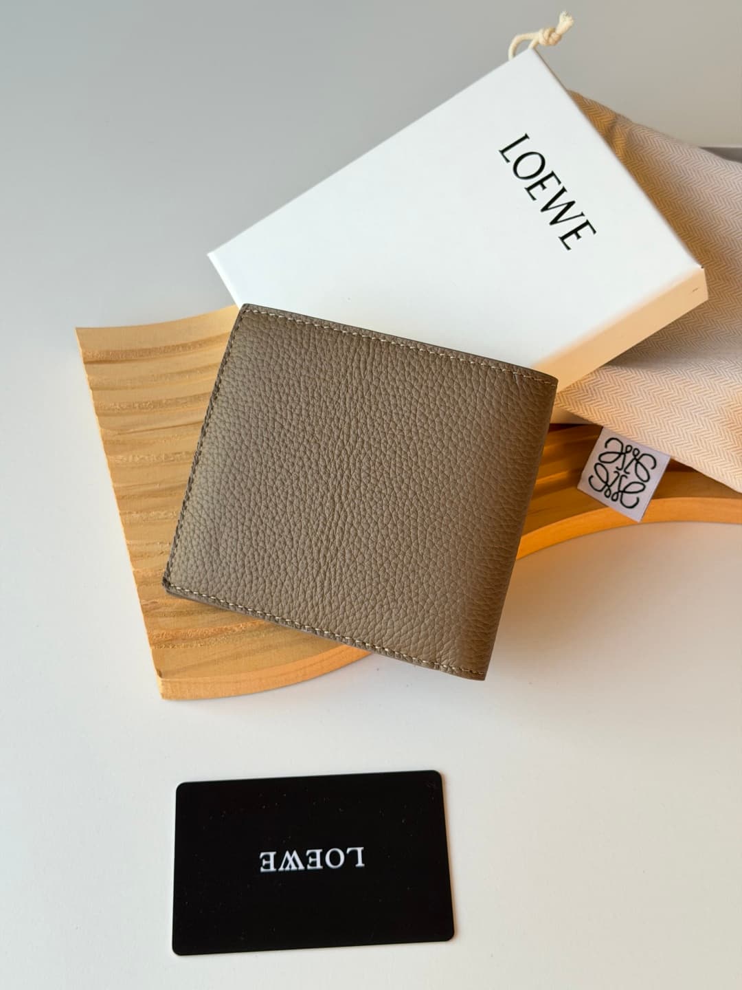 Loewe Wallet L1147