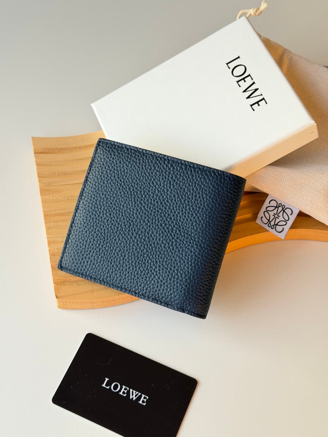 Loewe Wallet L1147
