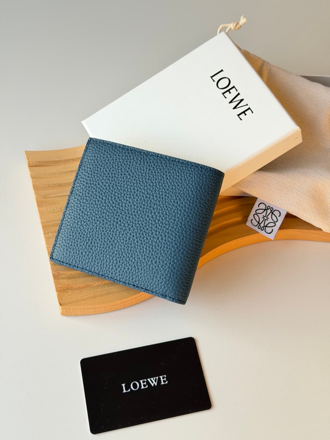 Loewe Wallet L1147