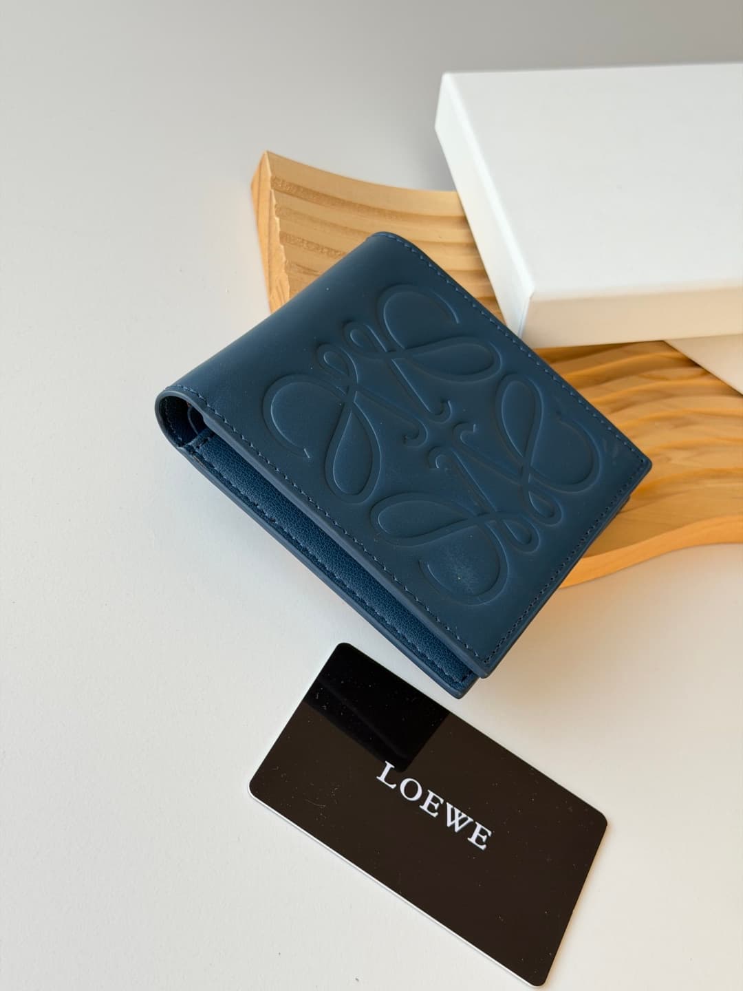 Loewe Wallet L1140