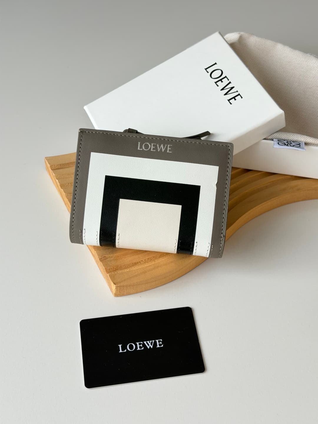 Loewe Wallet L1143