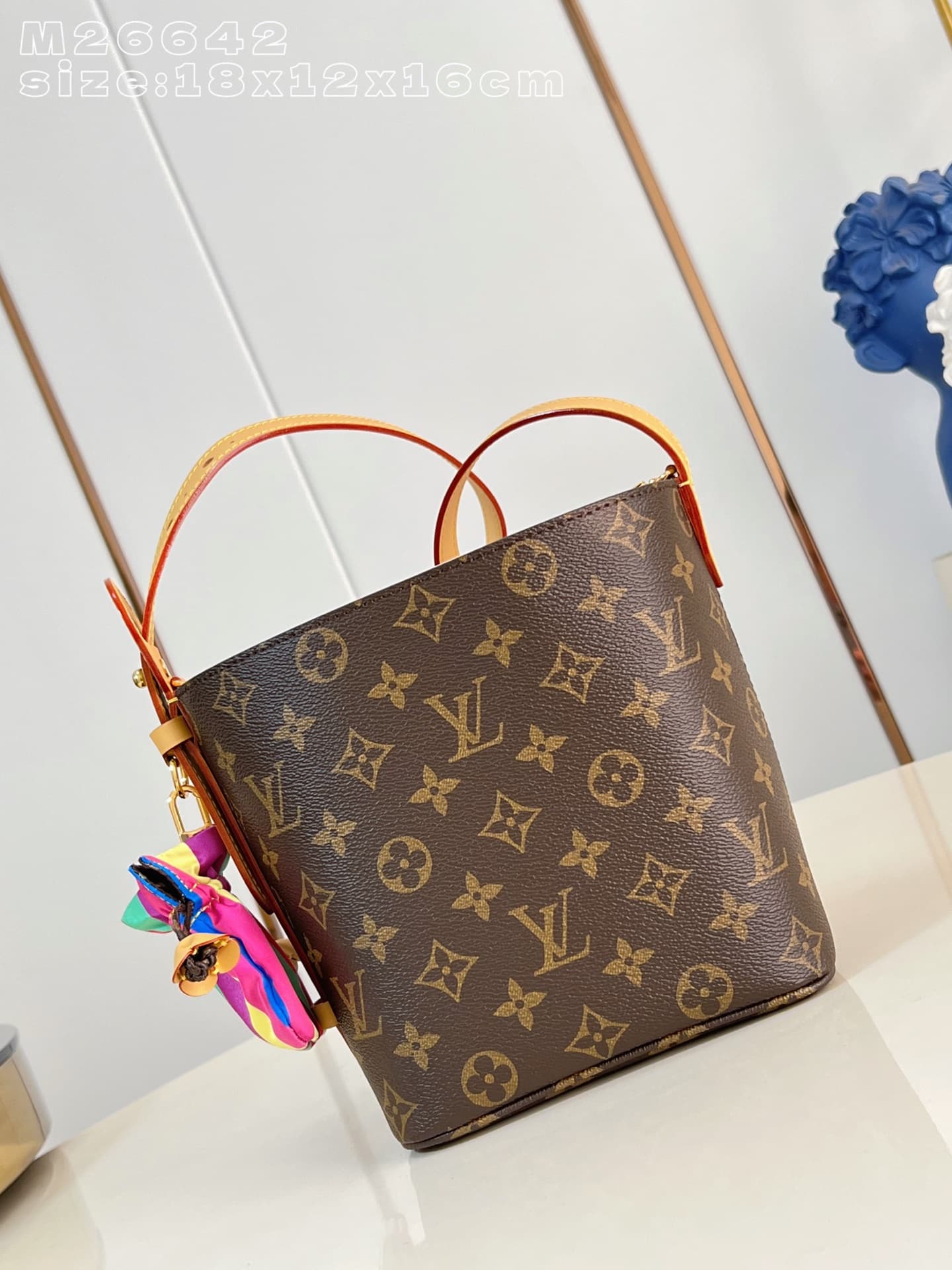 Louis Vuitton Gold Bag M26642