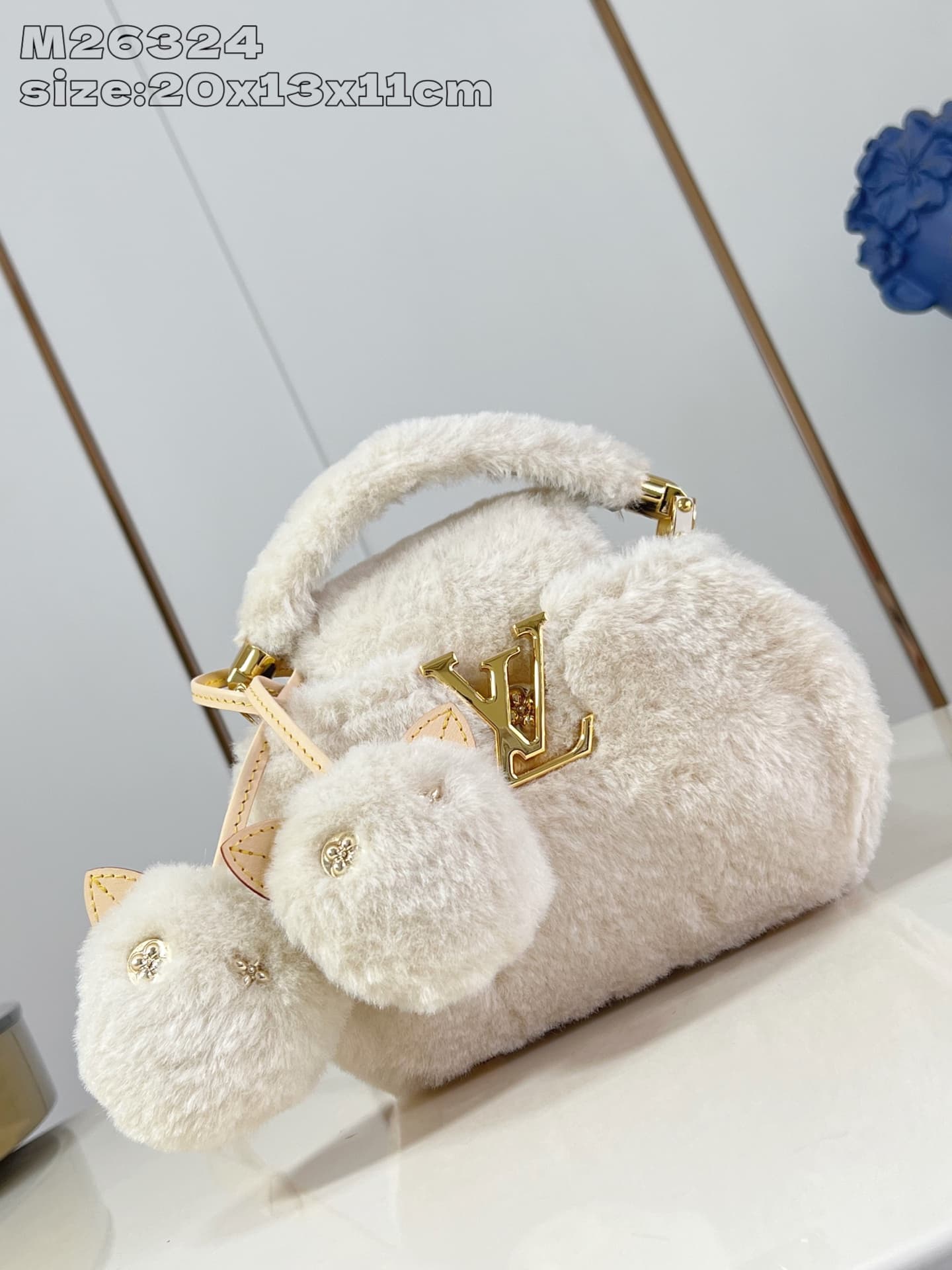 Louis Vuitton Bag M26324